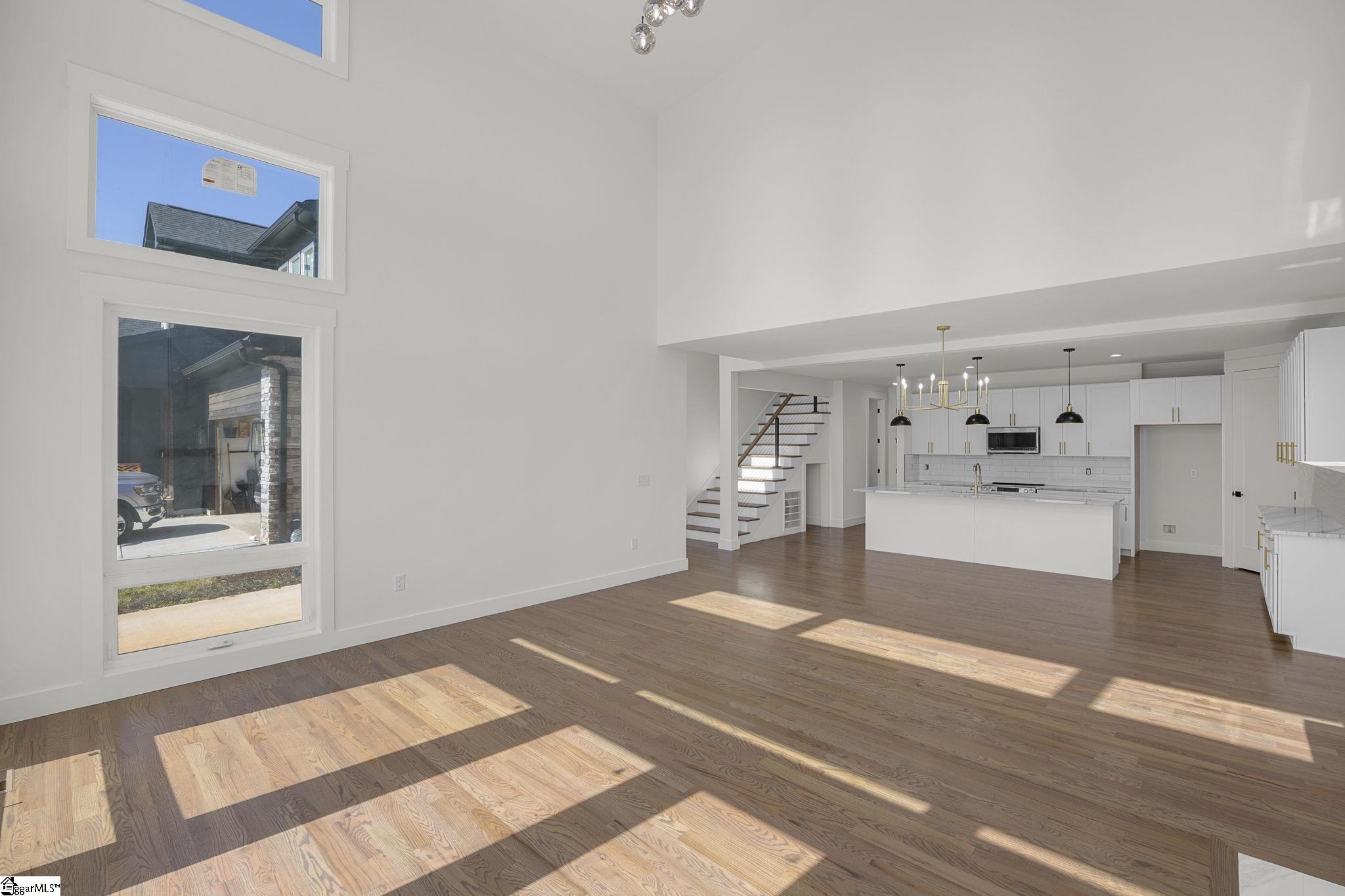 8 Village Crest Drive Property Photo 13