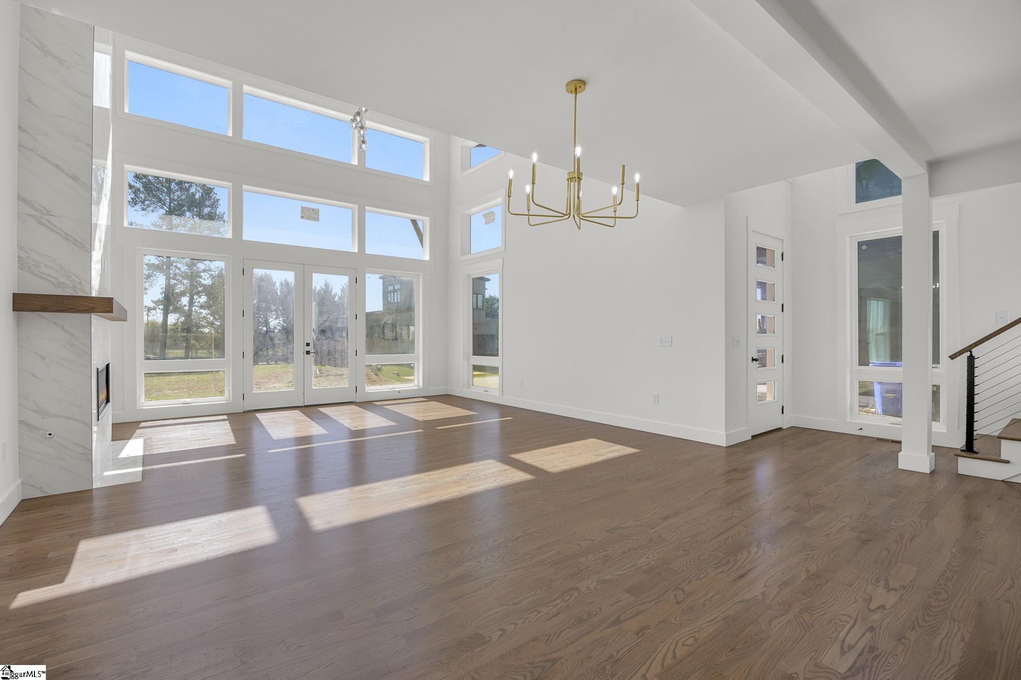 8 Village Crest Drive Property Photo 16