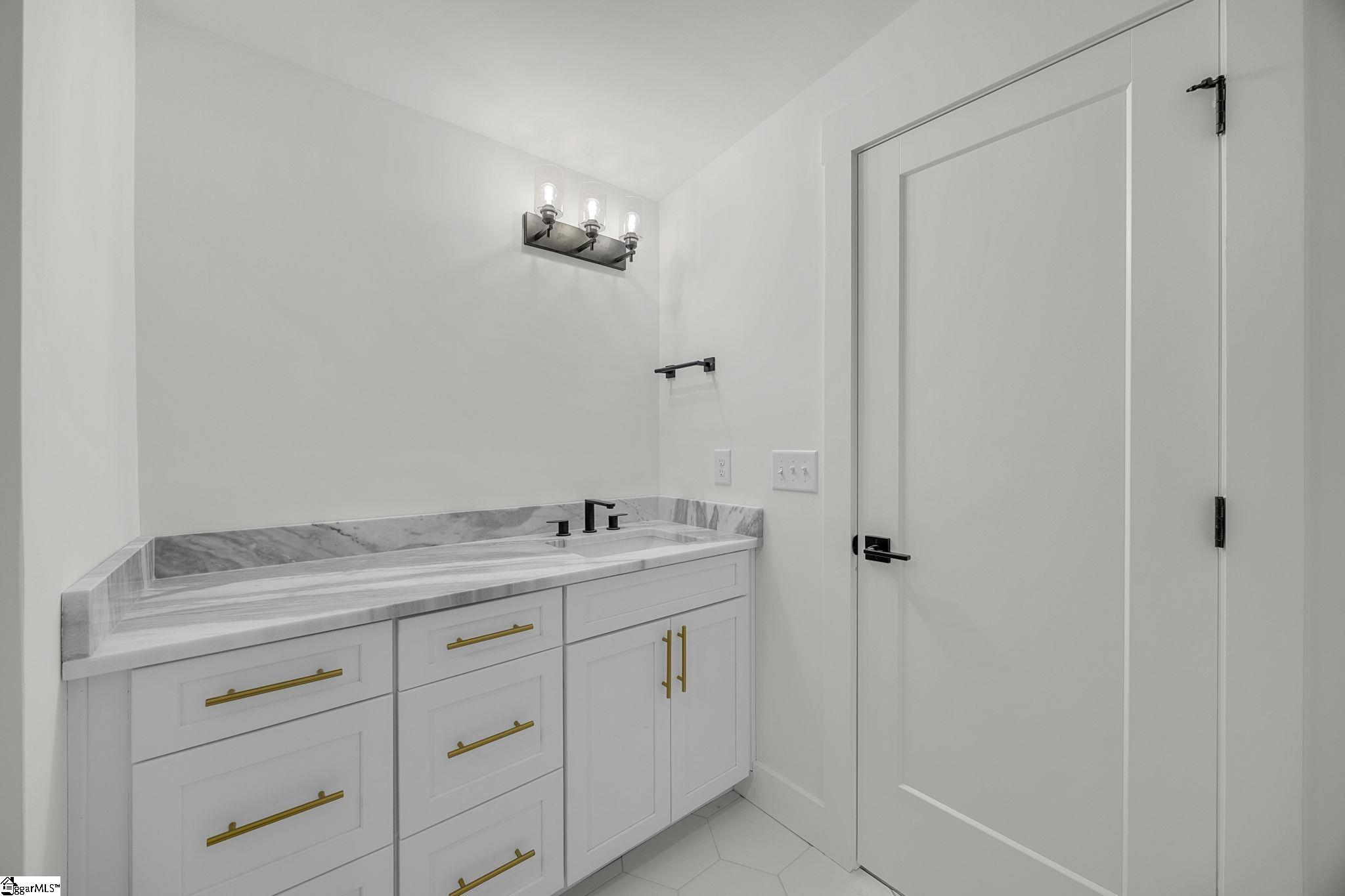 8 Village Crest Drive Property Photo 37