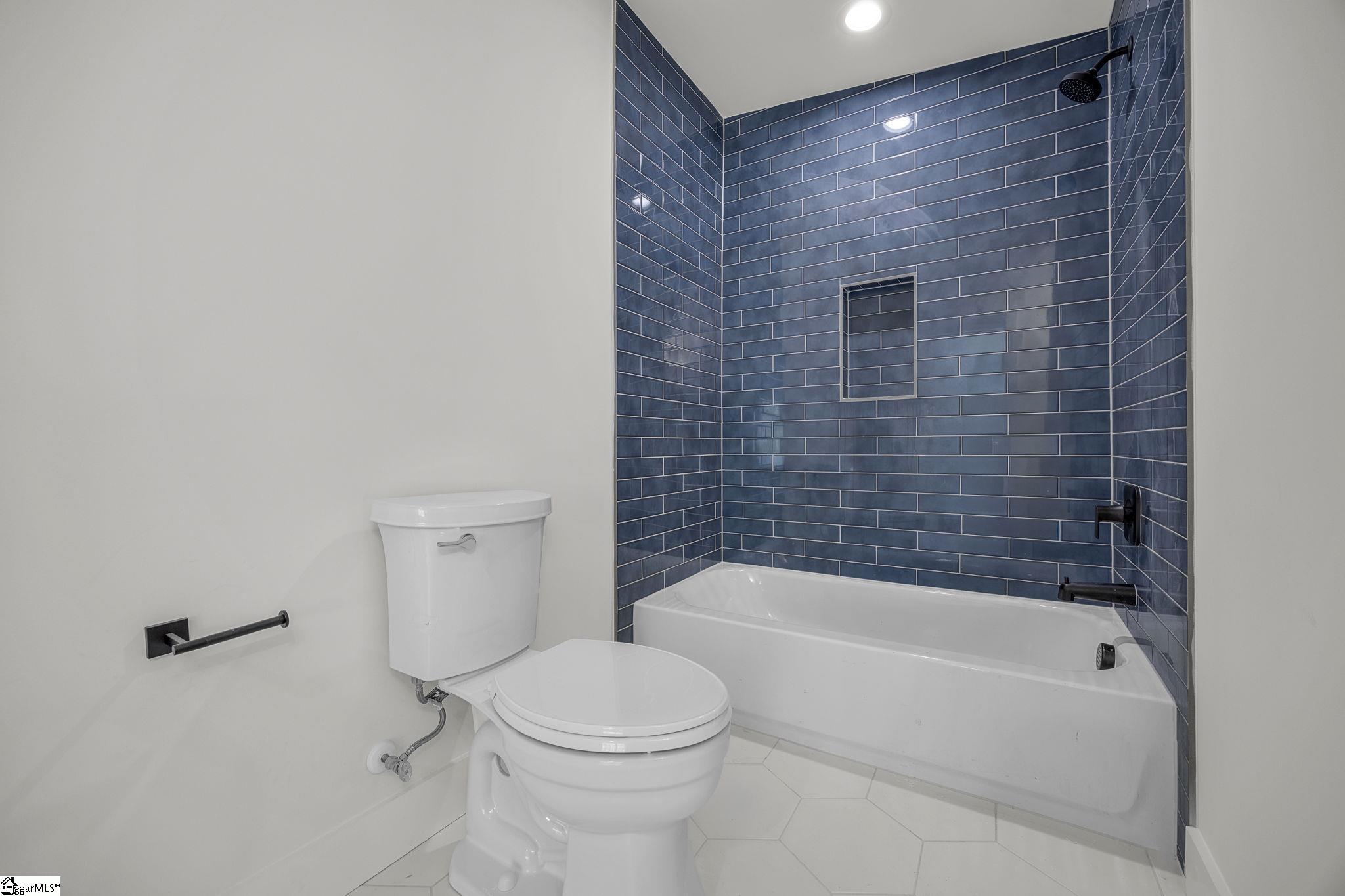 8 Village Crest Drive Property Photo 38