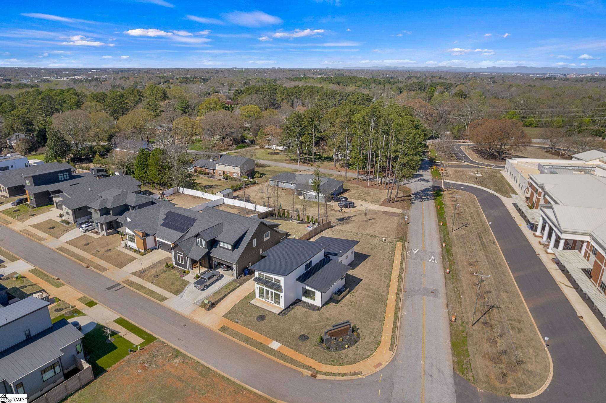 8 Village Crest Drive Property Photo 46