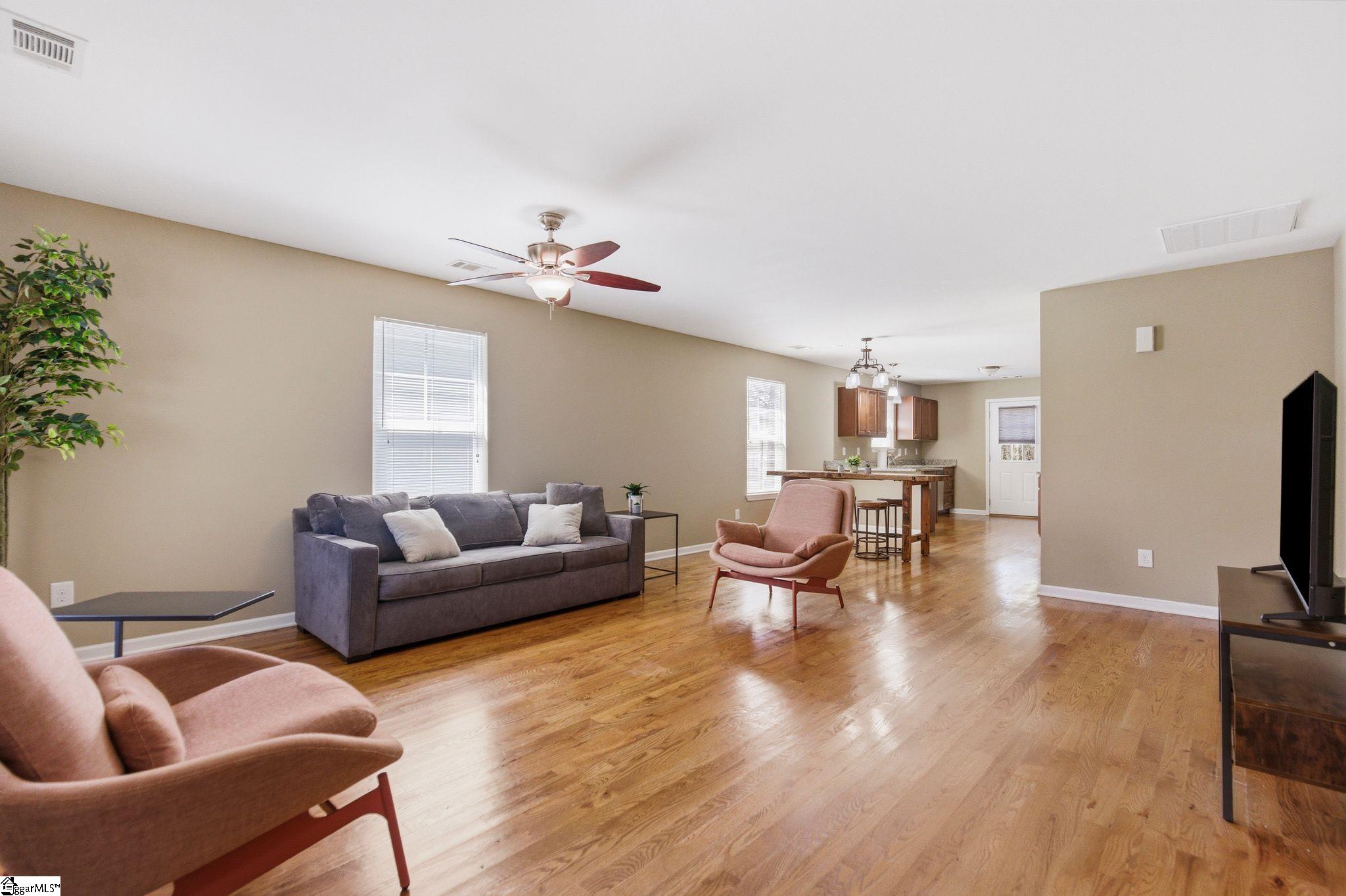 207 Ridgeway Drive Property Photo 3
