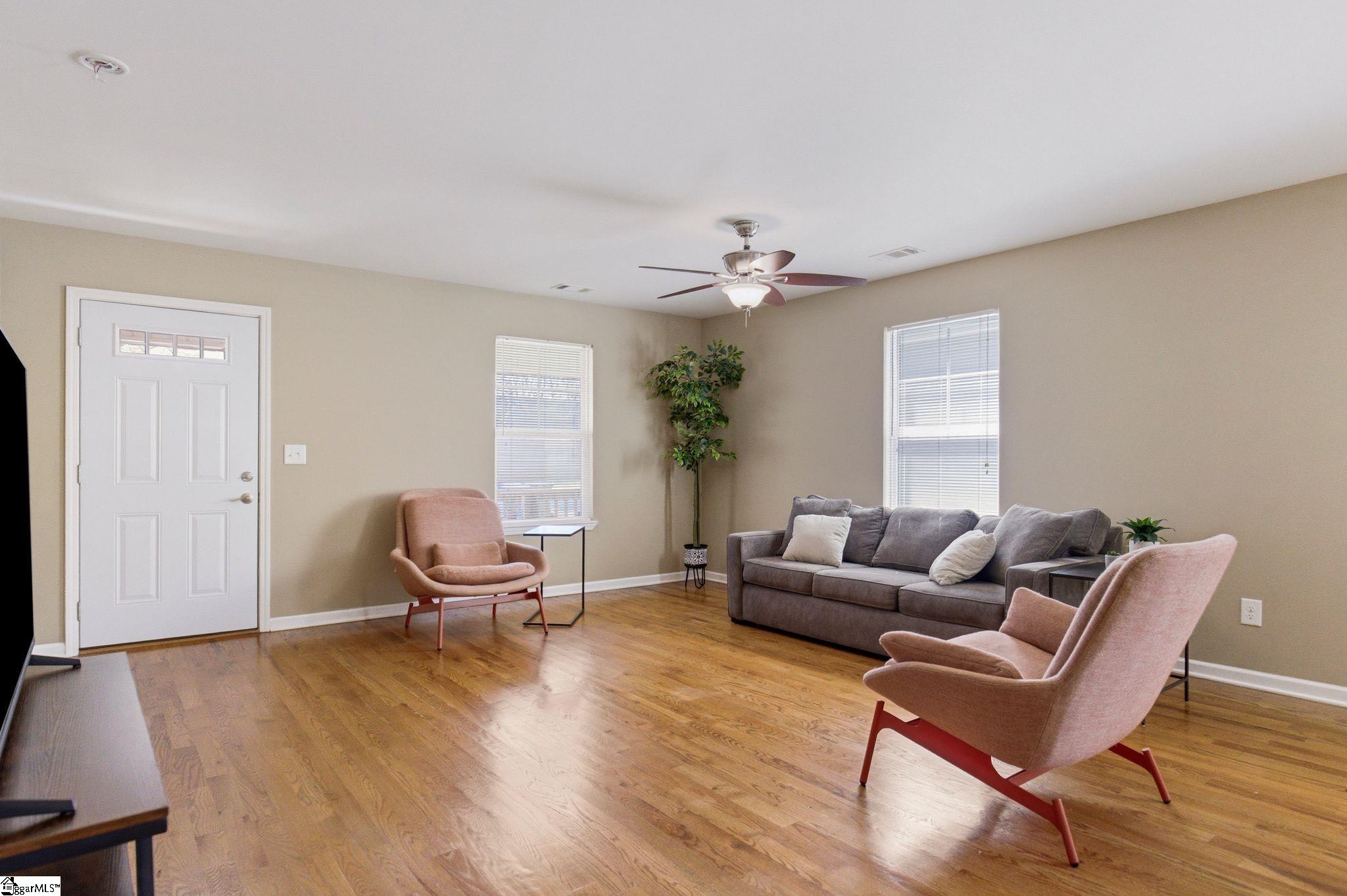 207 Ridgeway Drive Property Photo 4