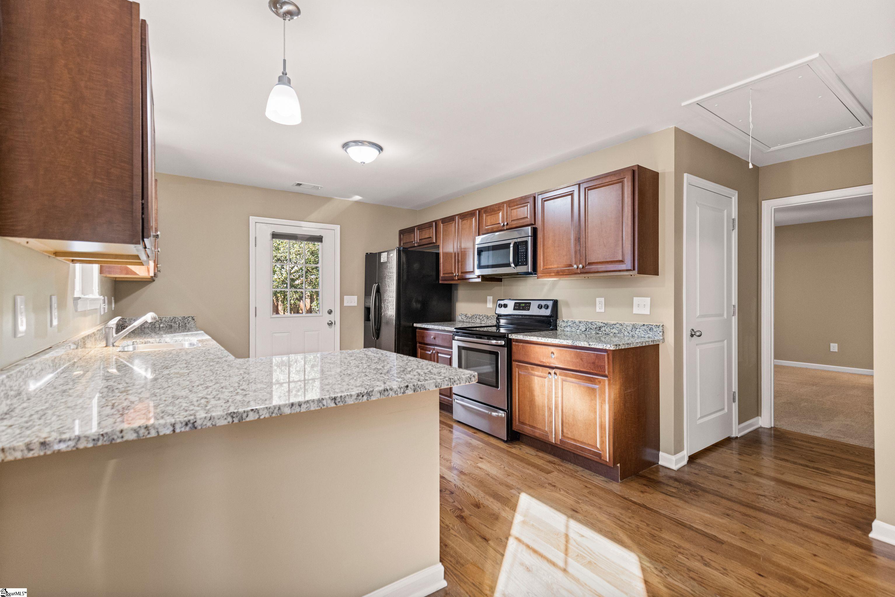 207 Ridgeway Drive Property Photo 6