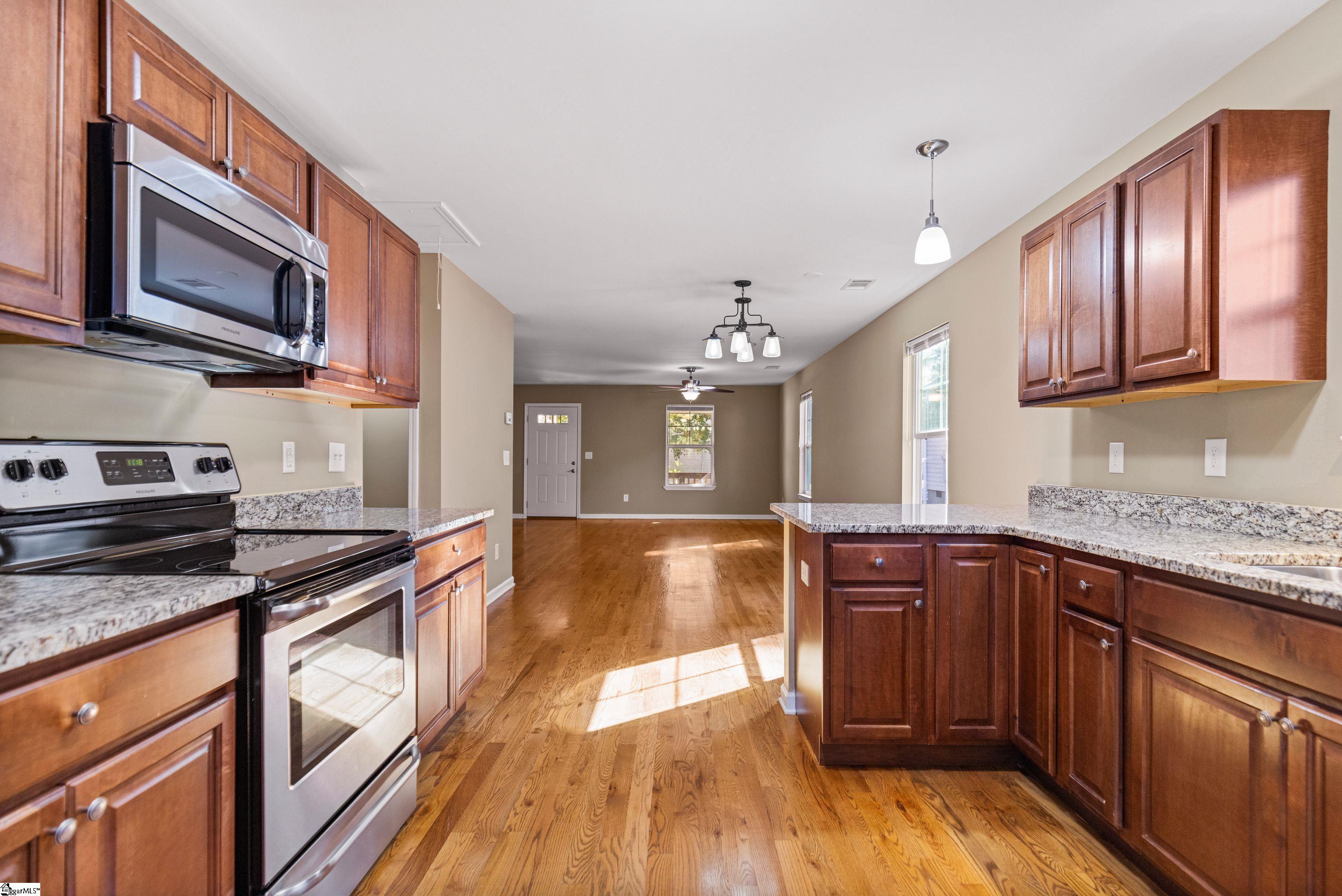 207 Ridgeway Drive Property Photo 8