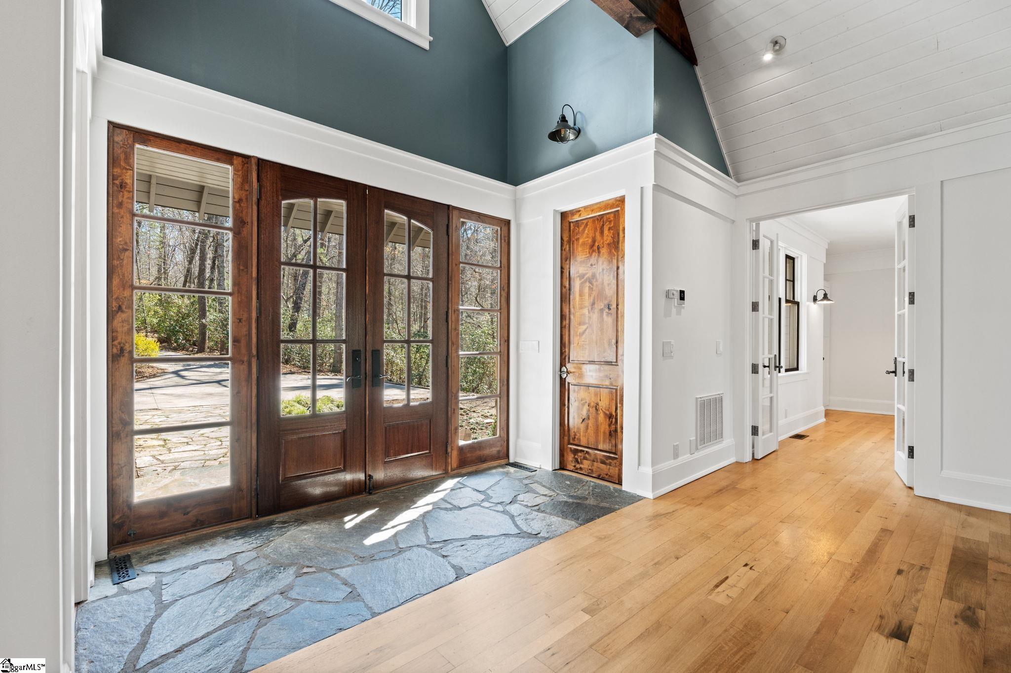 1585460 Property Photo 4