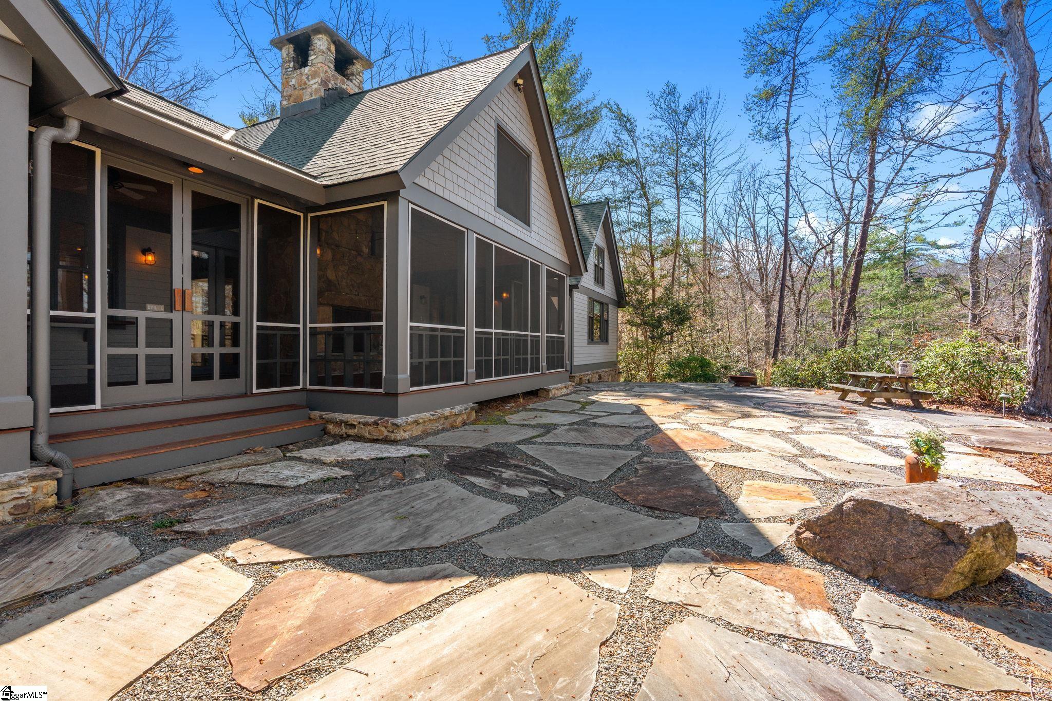 1585460 Property Photo 37