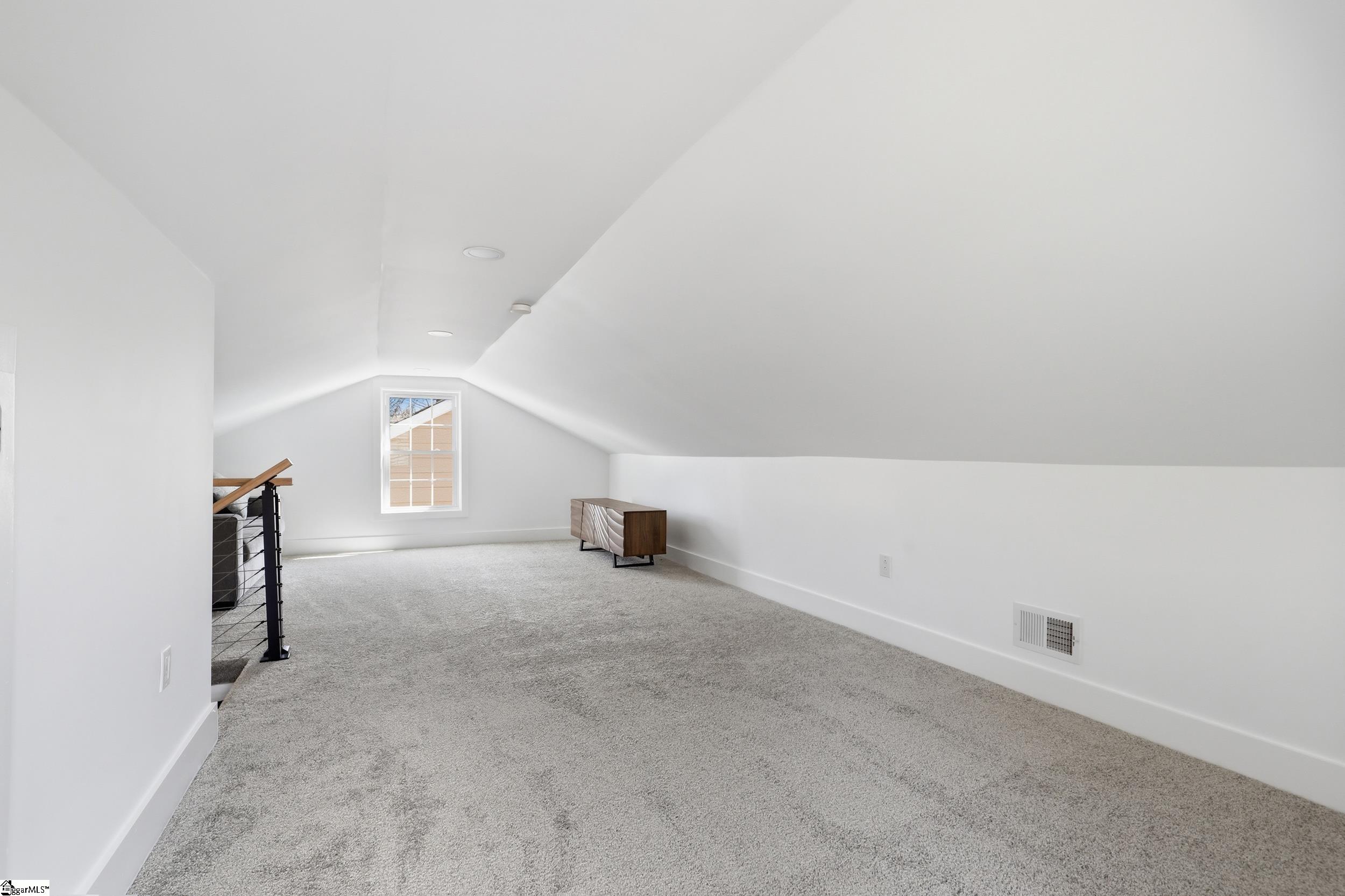 14 Hawthorne Lane Property Photo 14