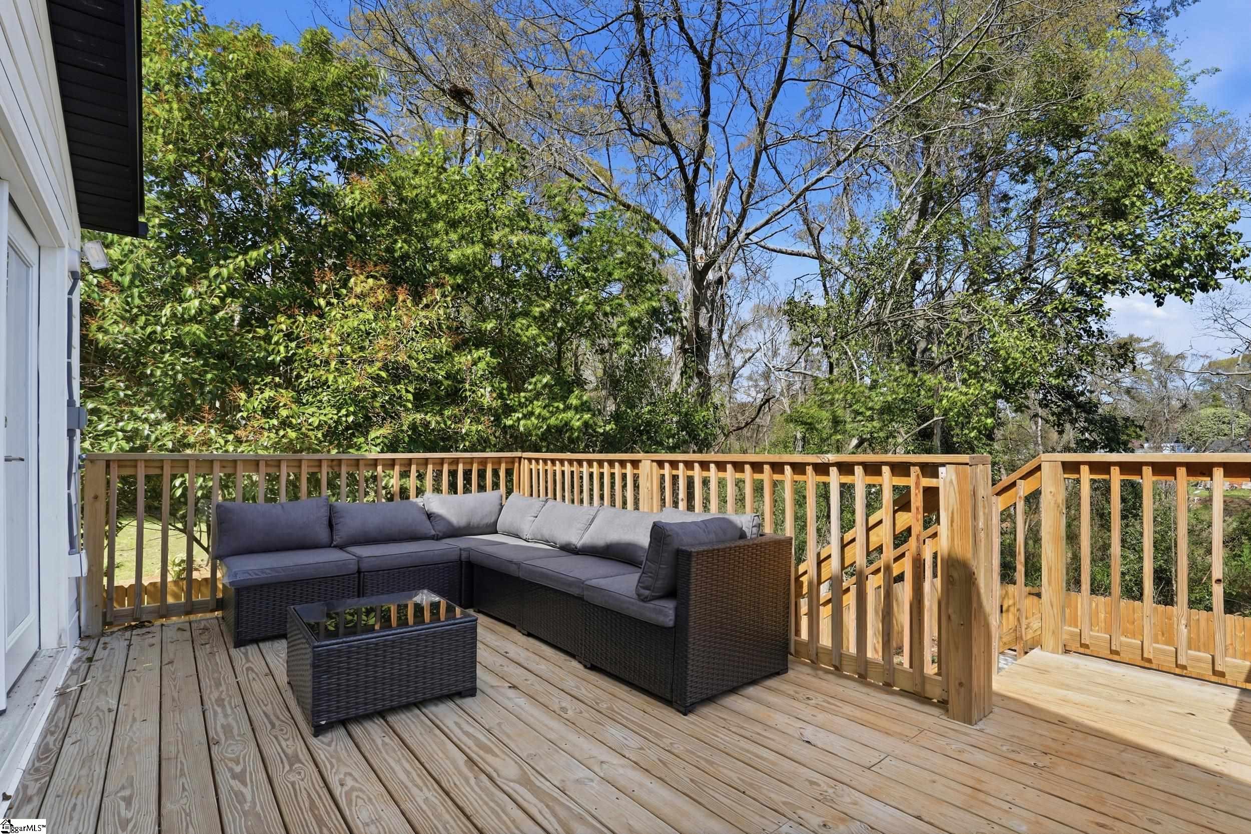 14 Hawthorne Lane Property Photo 20