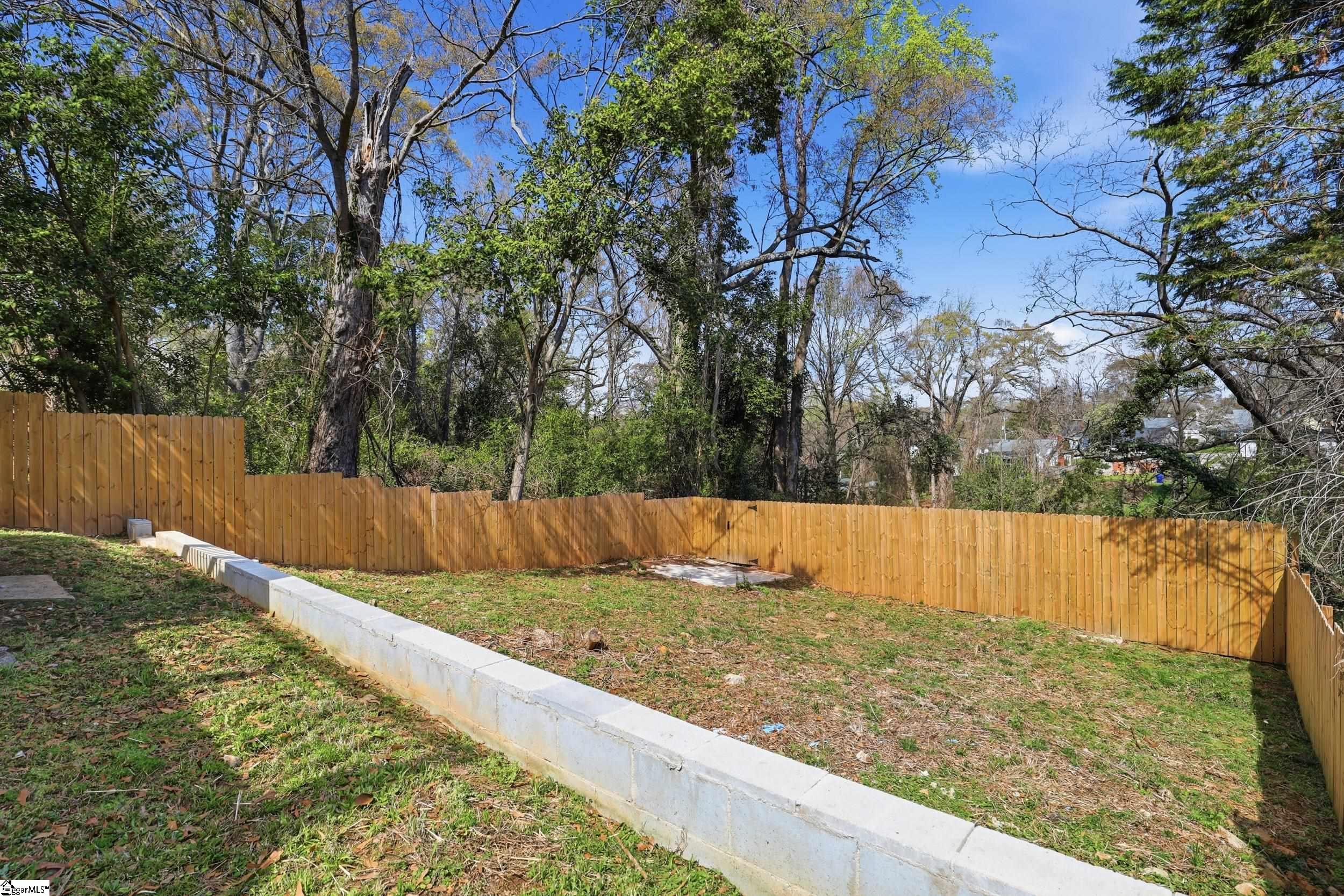 14 Hawthorne Lane Property Photo 21