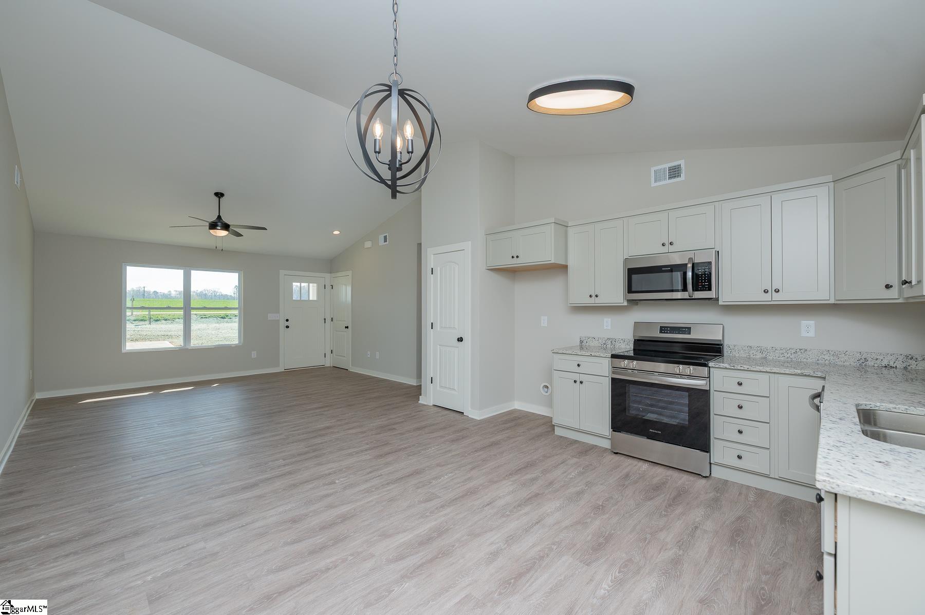 9892 Highway 252 Property Photo 10