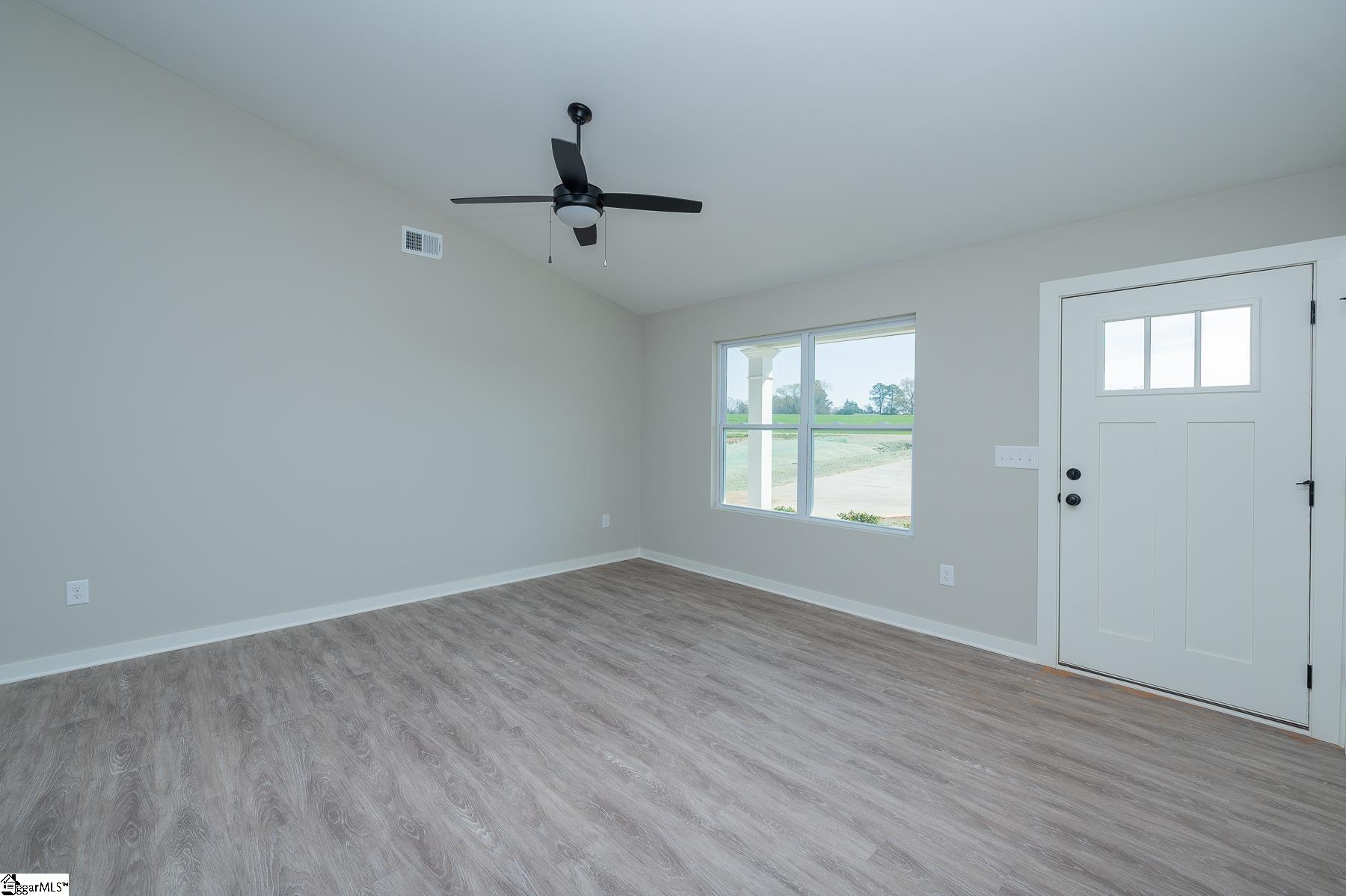 9892 Highway 252 Property Photo 25