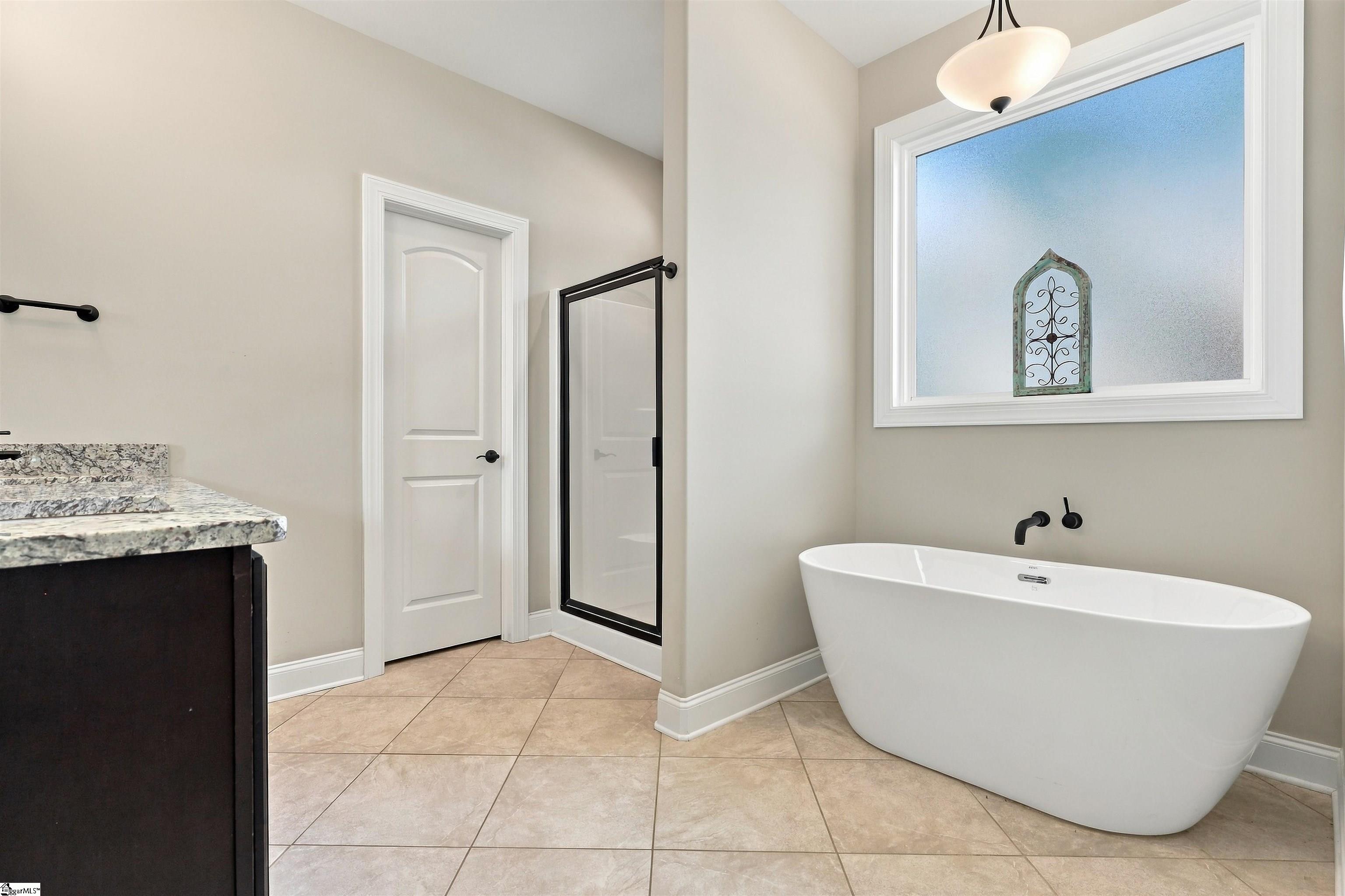 1585544 Property Photo 9