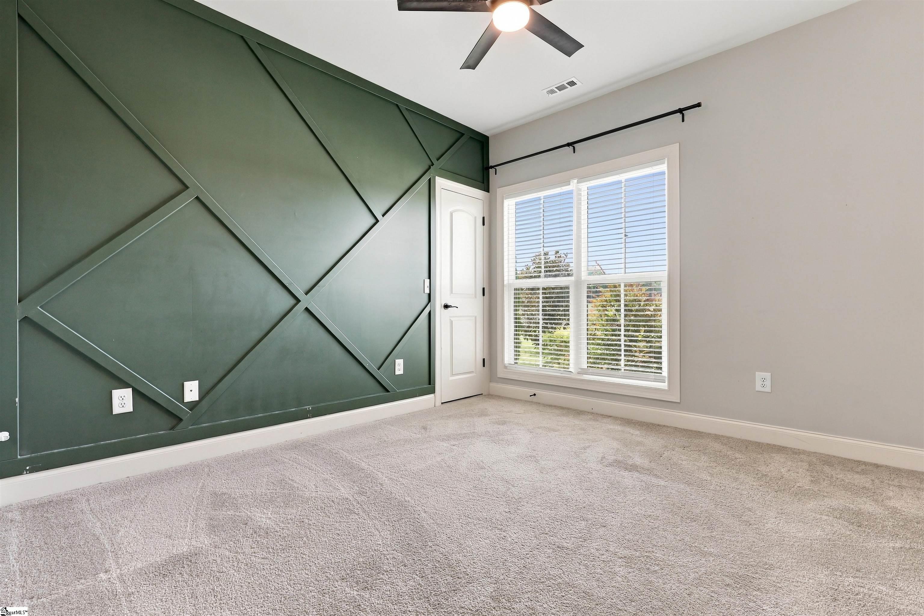 1585544 Property Photo 12