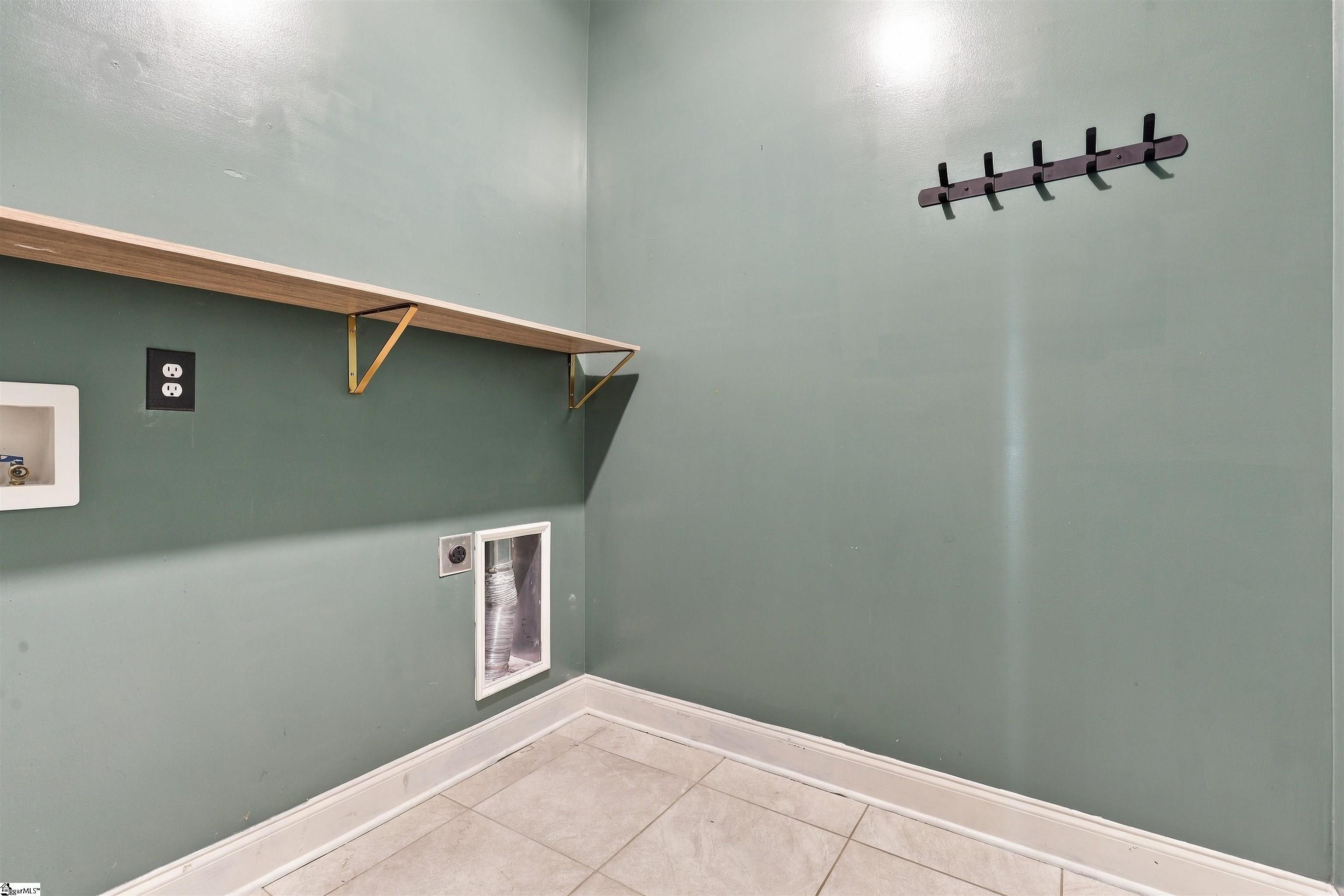 1585544 Property Photo 13