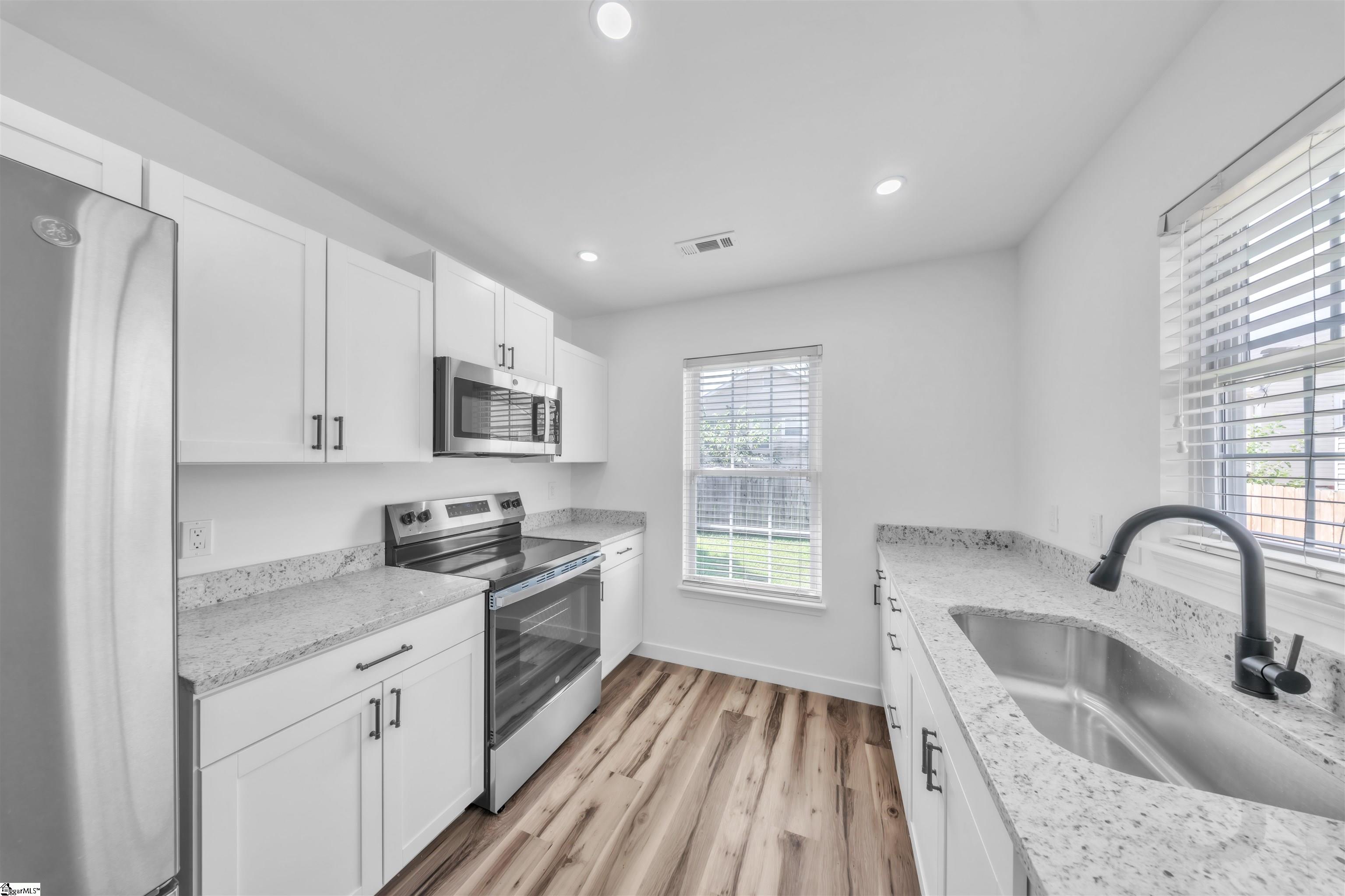 409 Gower Street Property Photo 12