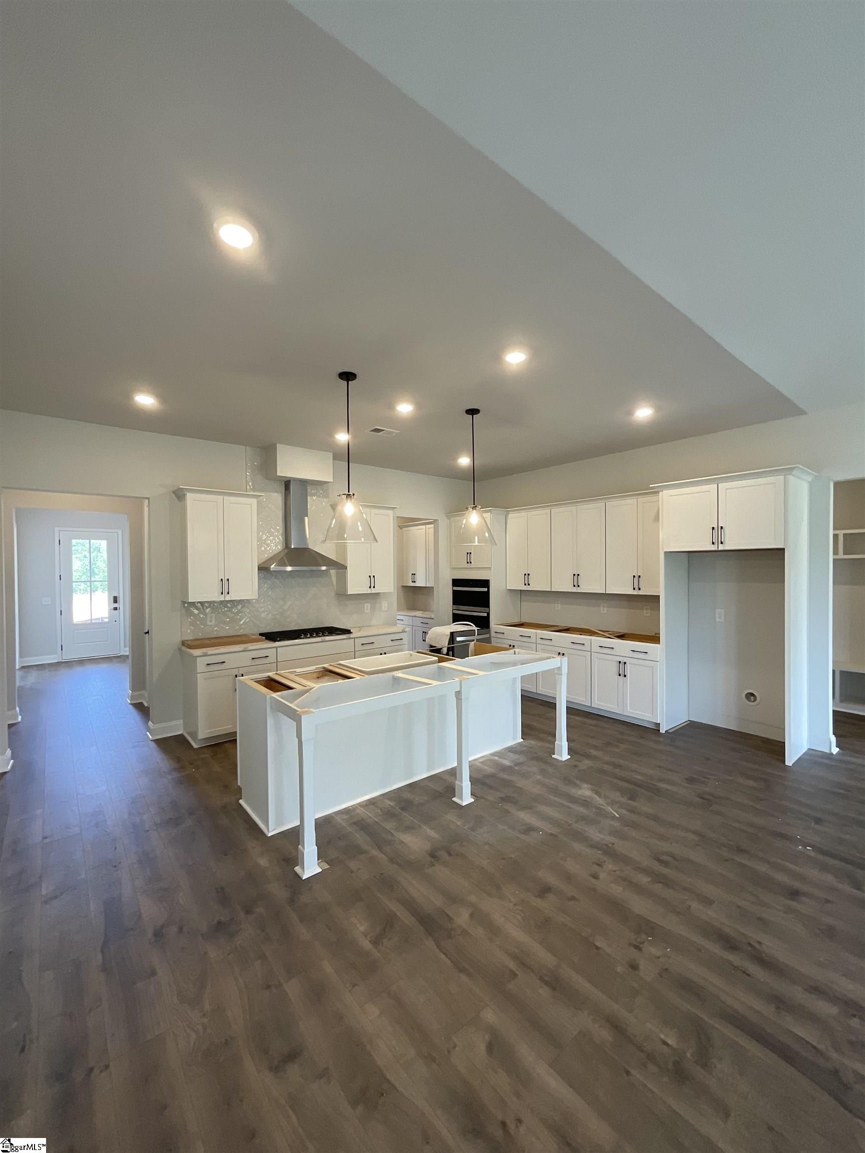 401 Rustic Outland Drive Property Photo 10