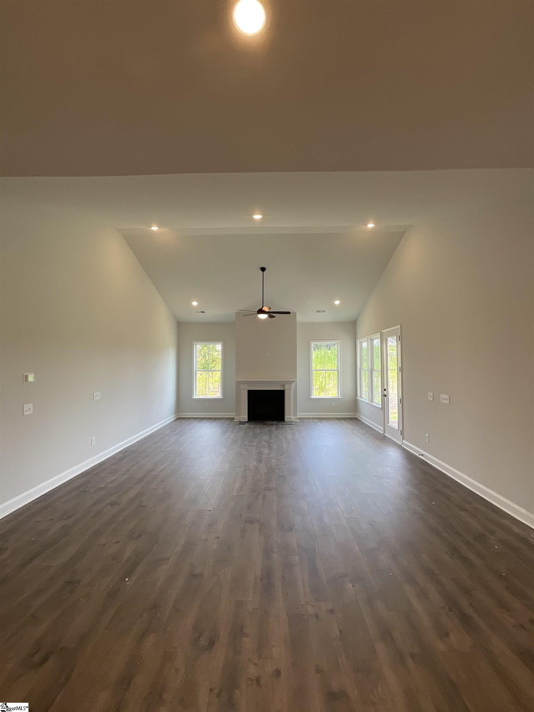 401 Rustic Outland Drive Property Photo 12