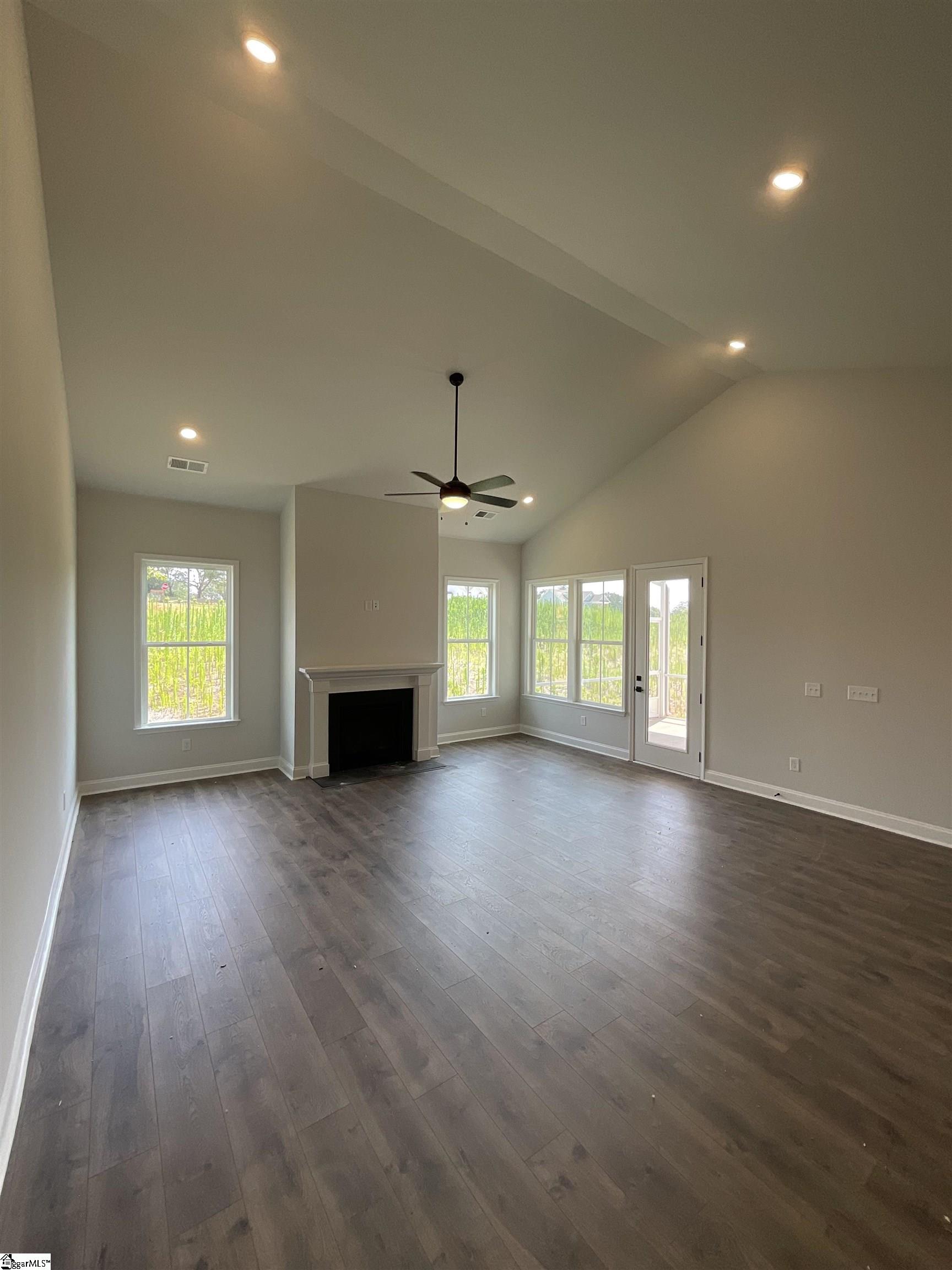 401 Rustic Outland Drive Property Photo 13