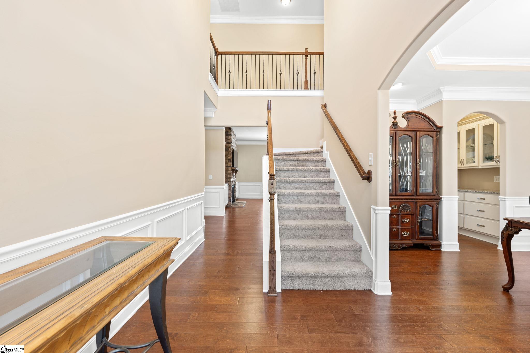 112 Ivy Woods Court Property Photo 2