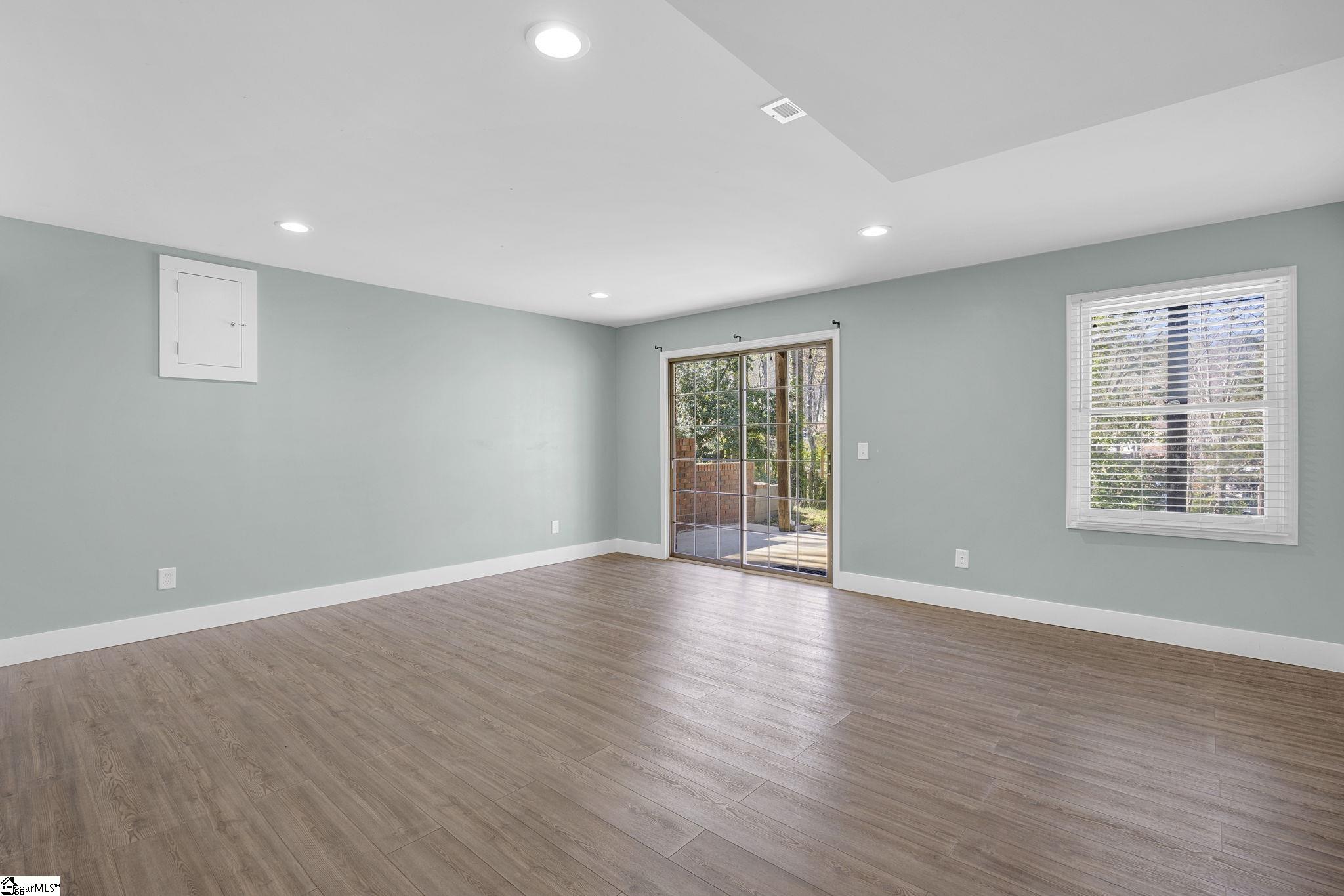 101 Cardinal Drive Property Photo 33