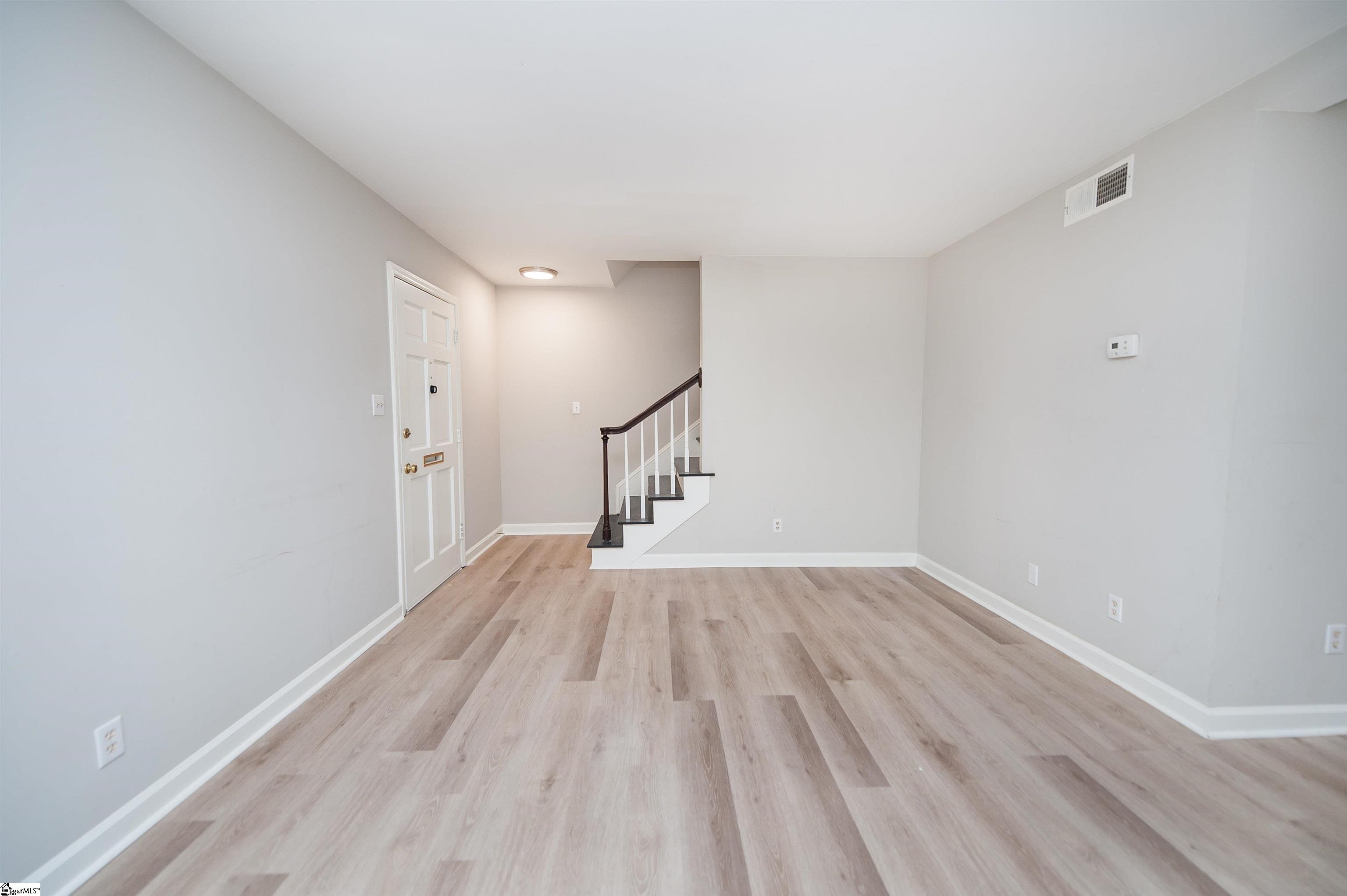 1466 B Dover Road Property Photo 2