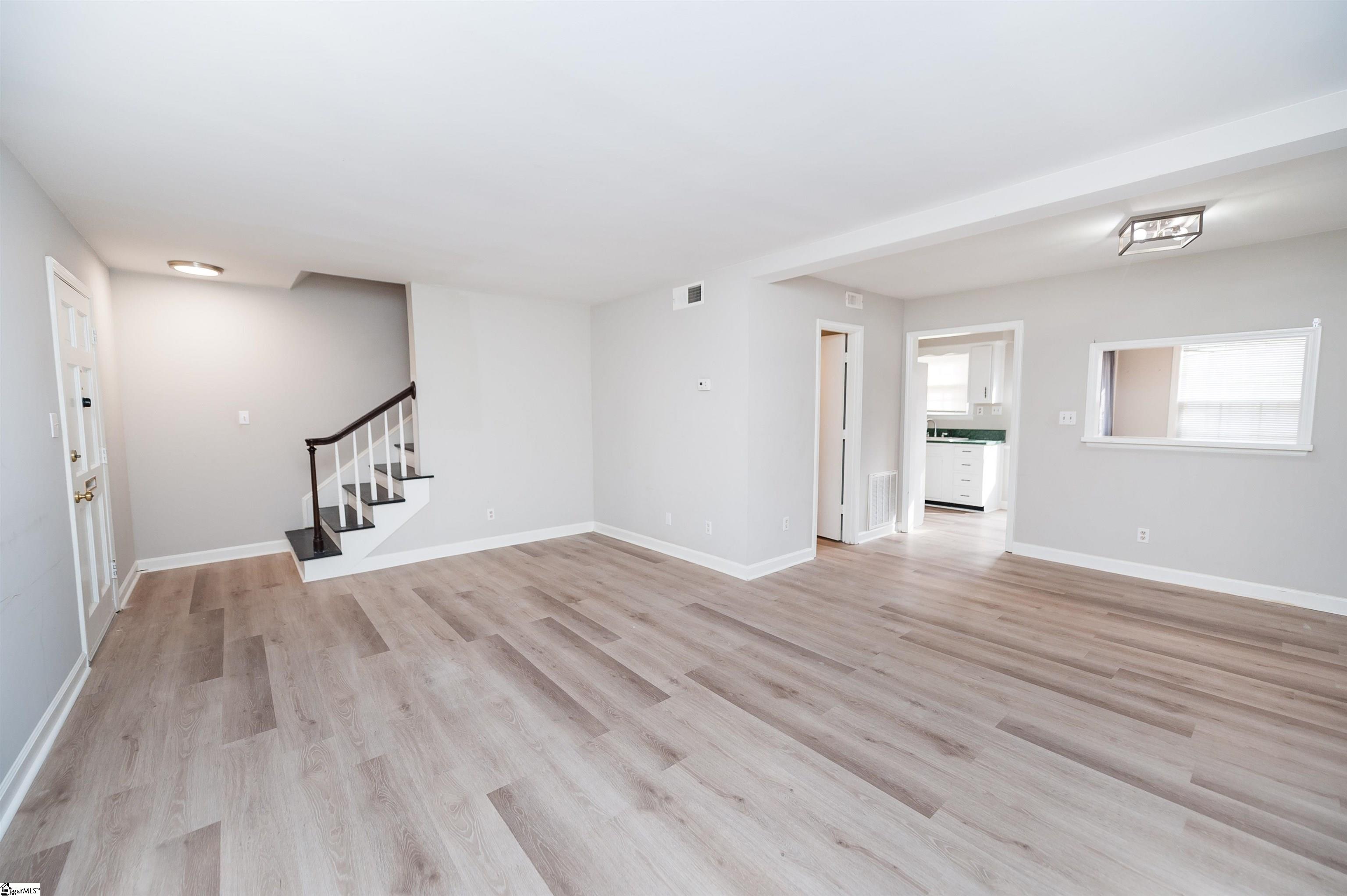 1466 B Dover Road Property Photo 3