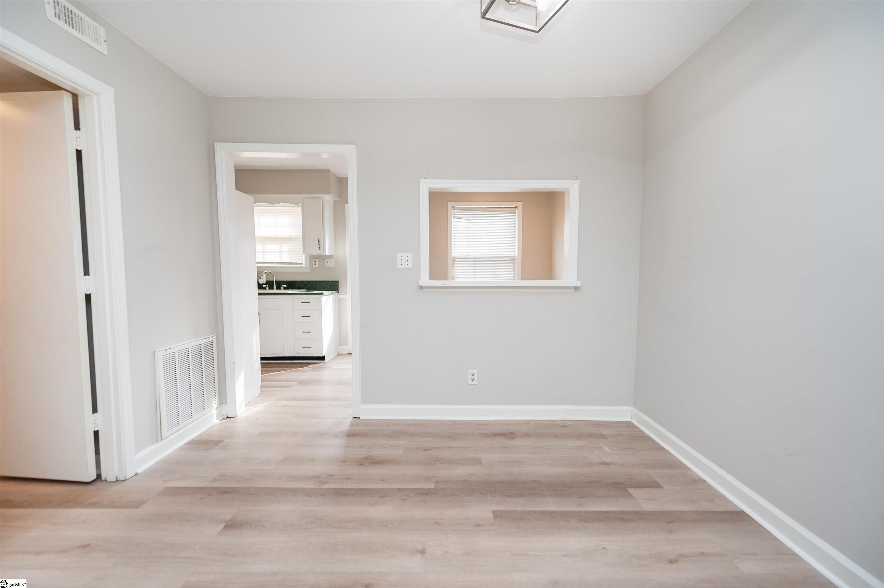 1466 B Dover Road Property Photo 4