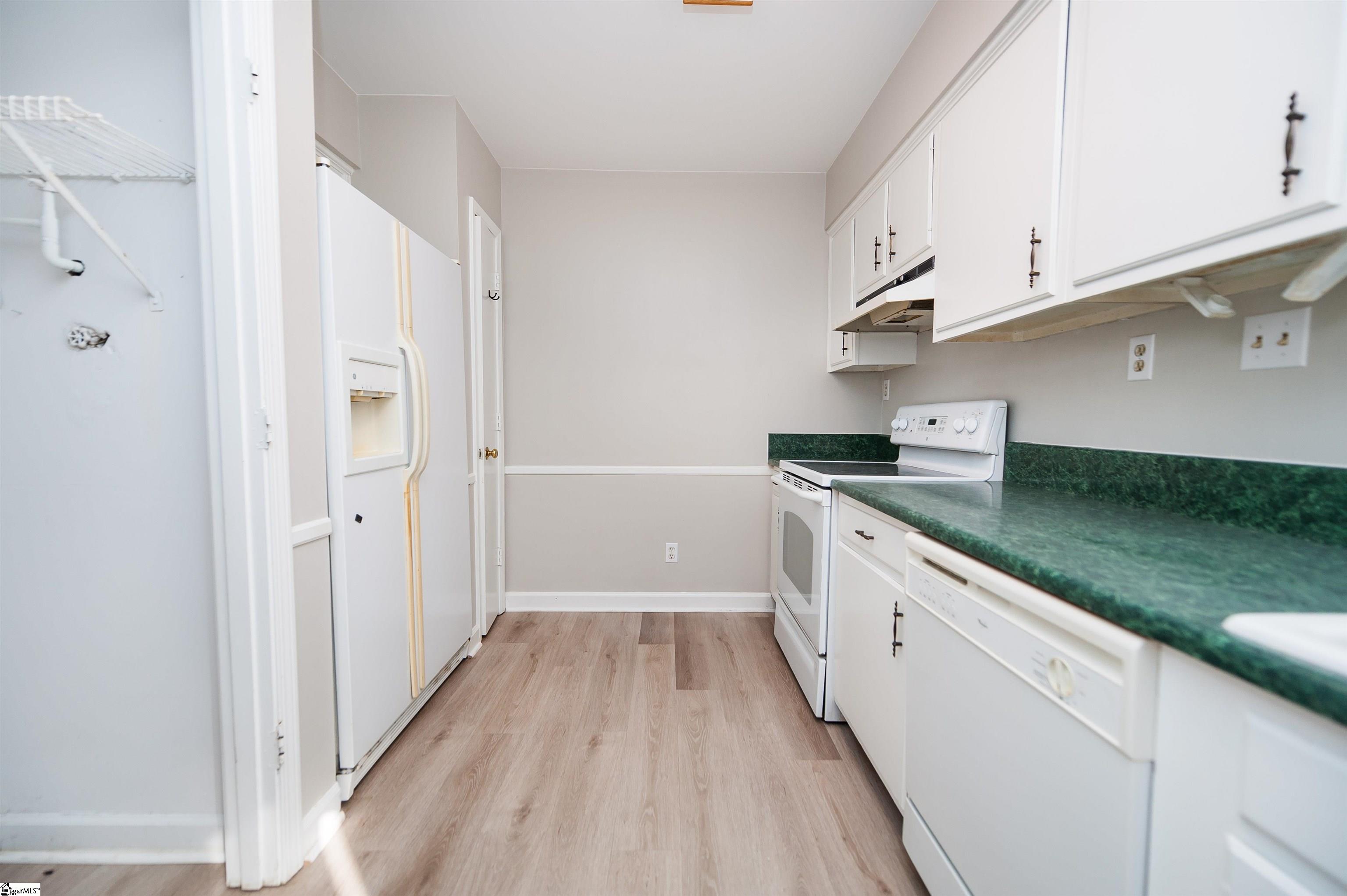 1466 B Dover Road Property Photo 6