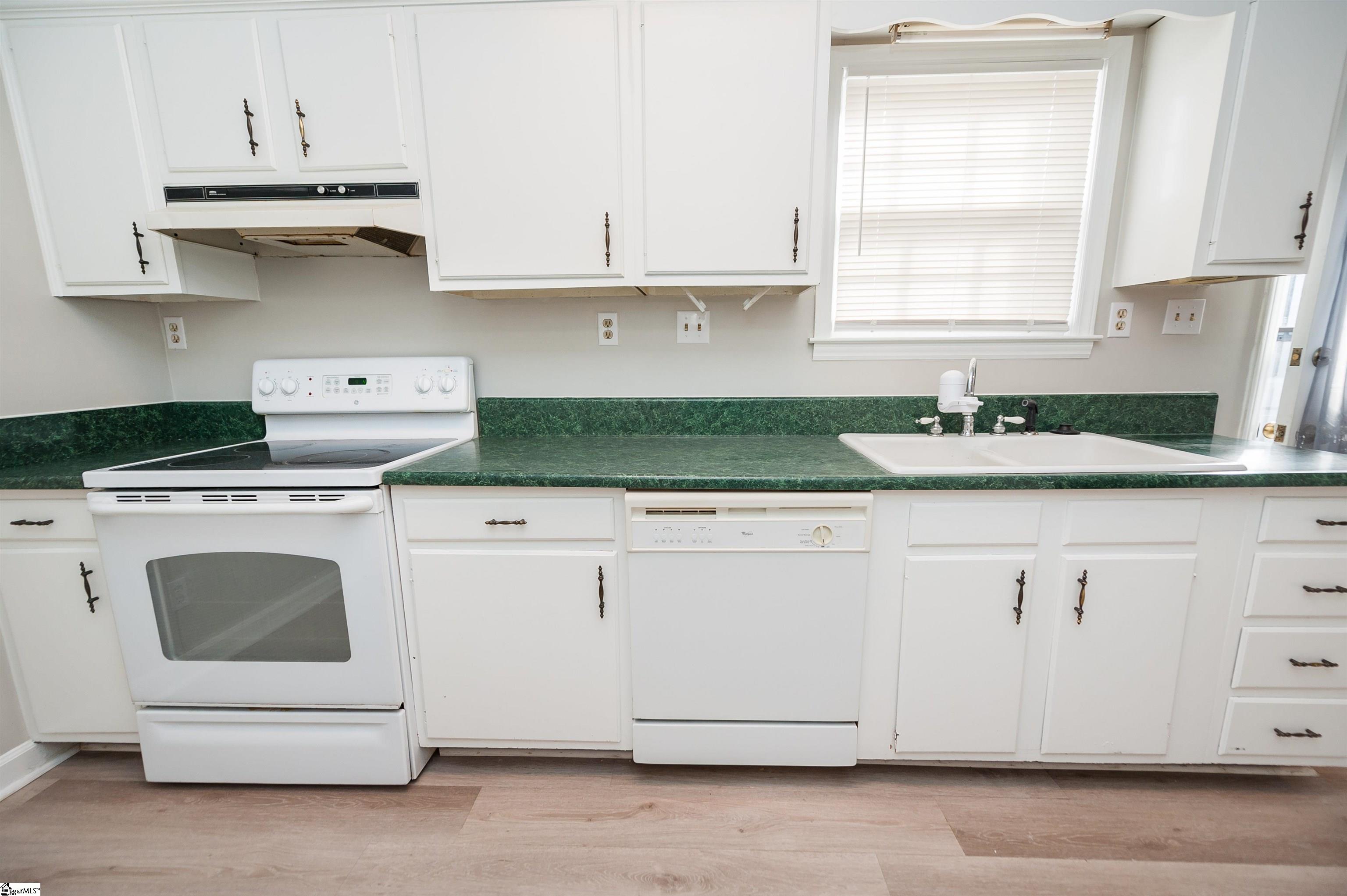 1466 B Dover Road Property Photo 7