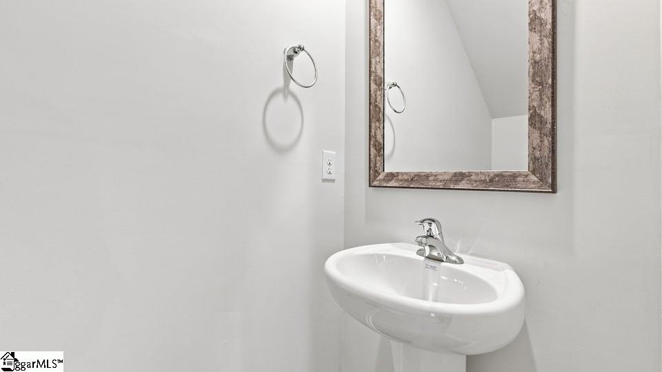 141 Hawk Ridge Road Property Photo 11
