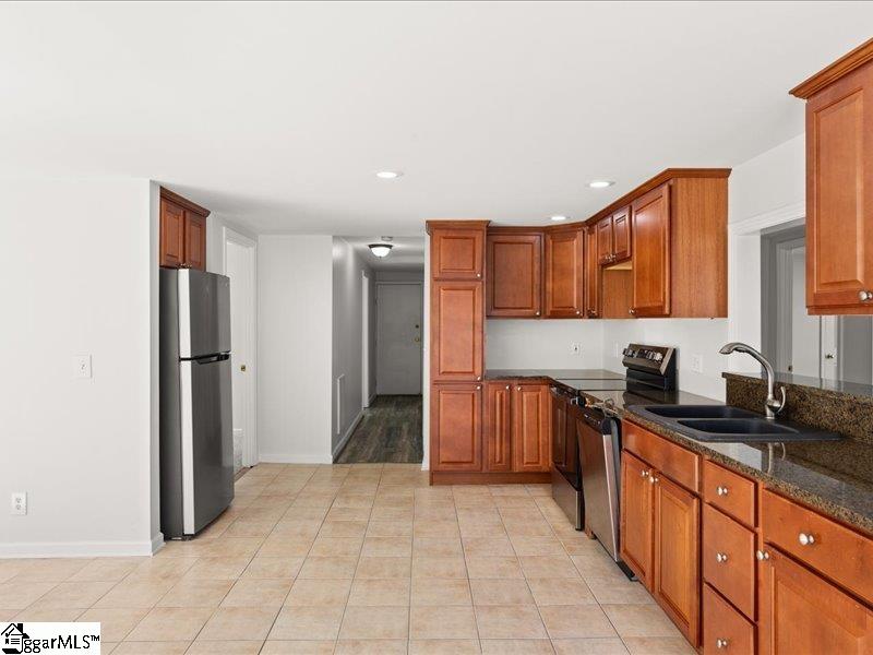 1028 Pinelake Drive Property Photo 6