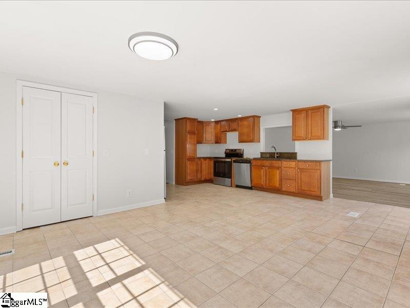 1028 Pinelake Drive Property Photo 8