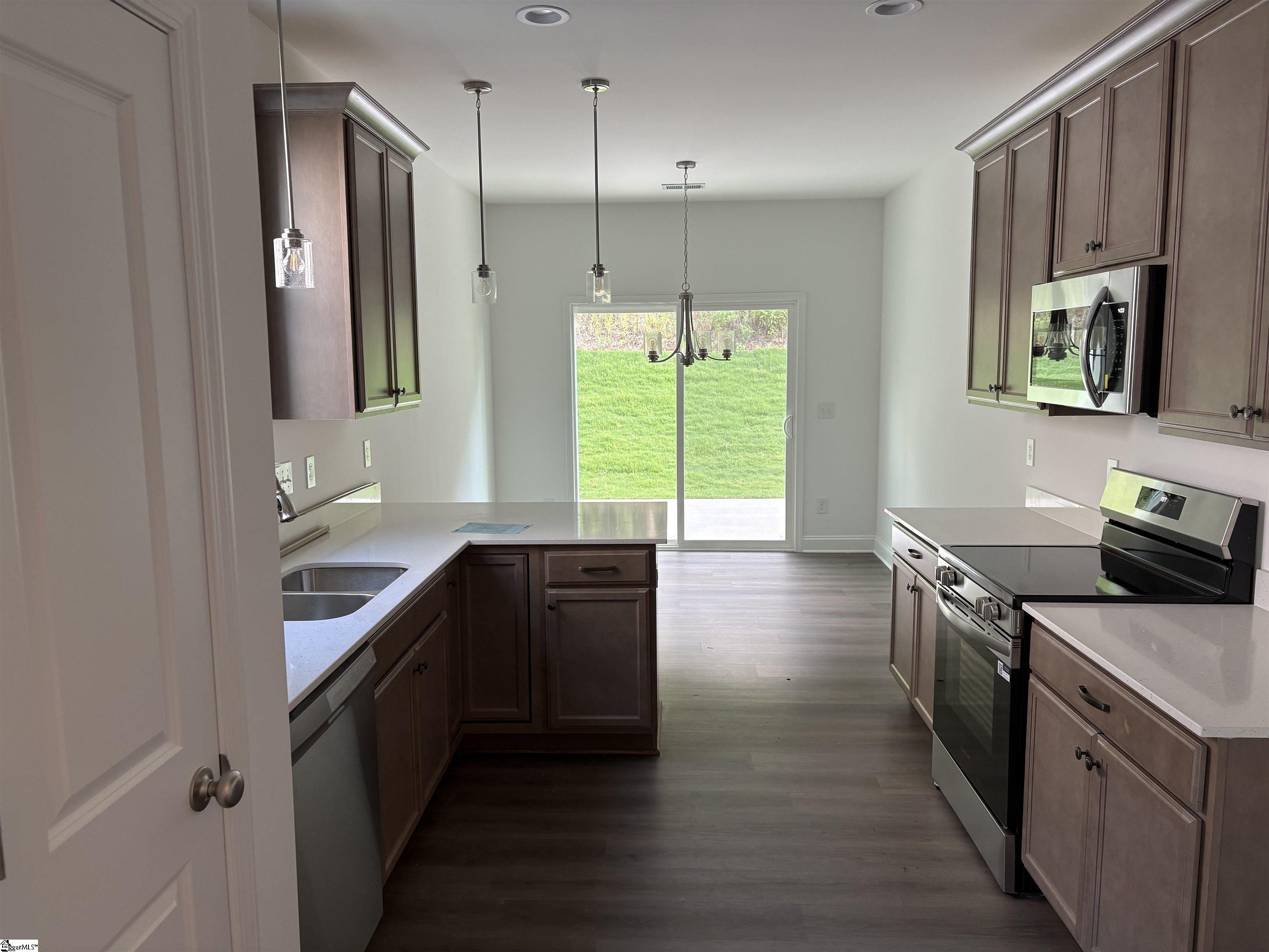 10 Deer Way Property Photo 3