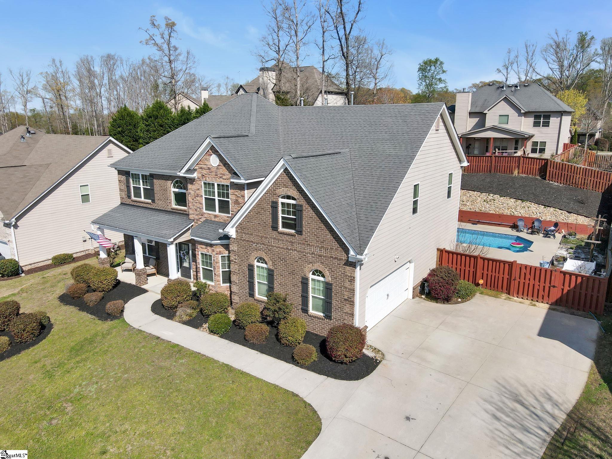 209 Tuscany Falls Drive Property Photo 3