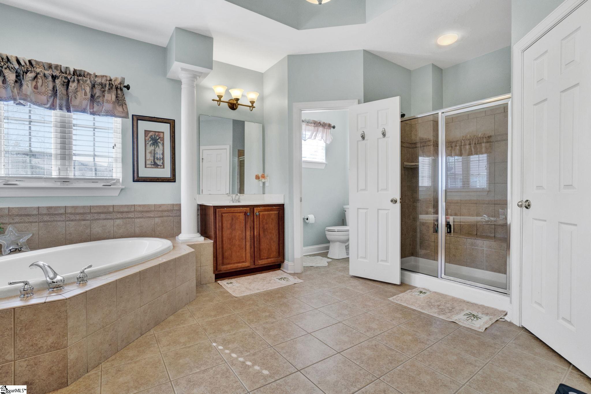 236 Highgrove Court Property Photo 18