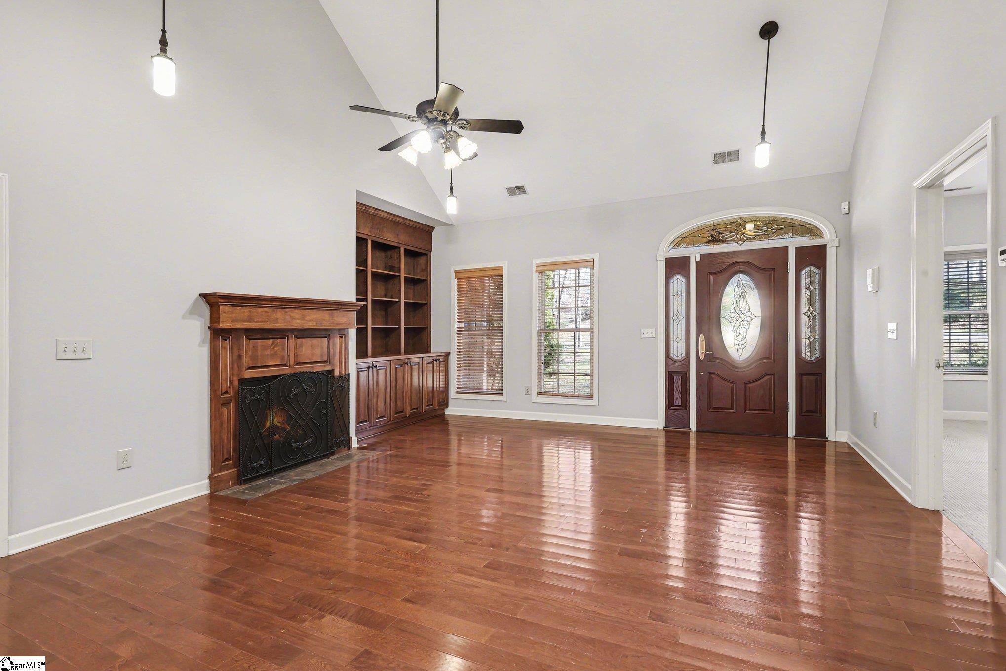 109 Oak Crest Circle Property Photo 6