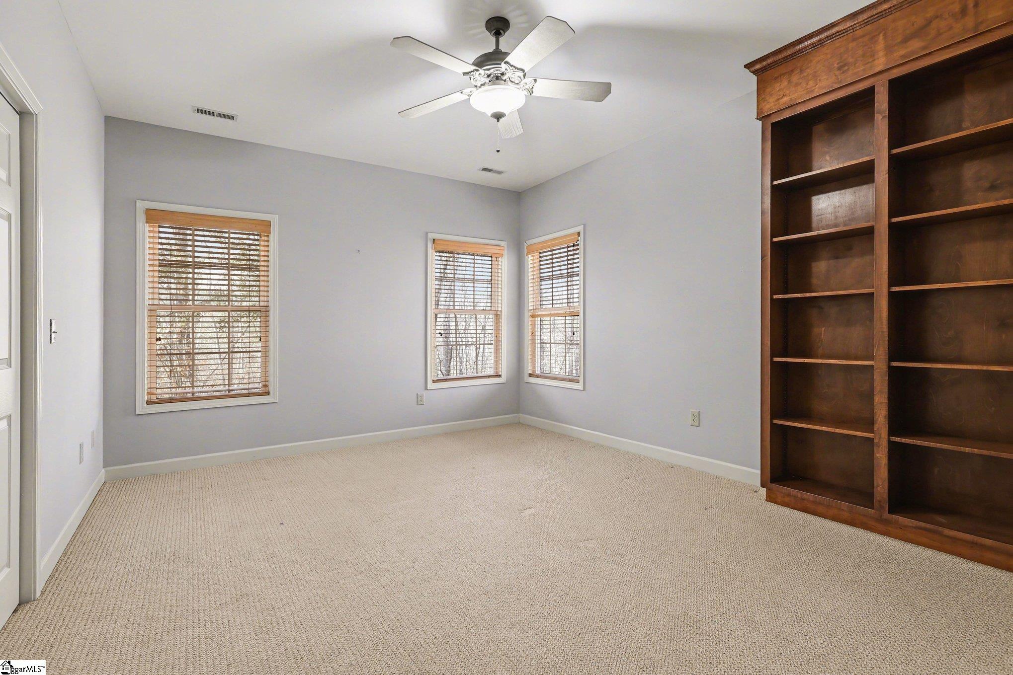 109 Oak Crest Circle Property Photo 9