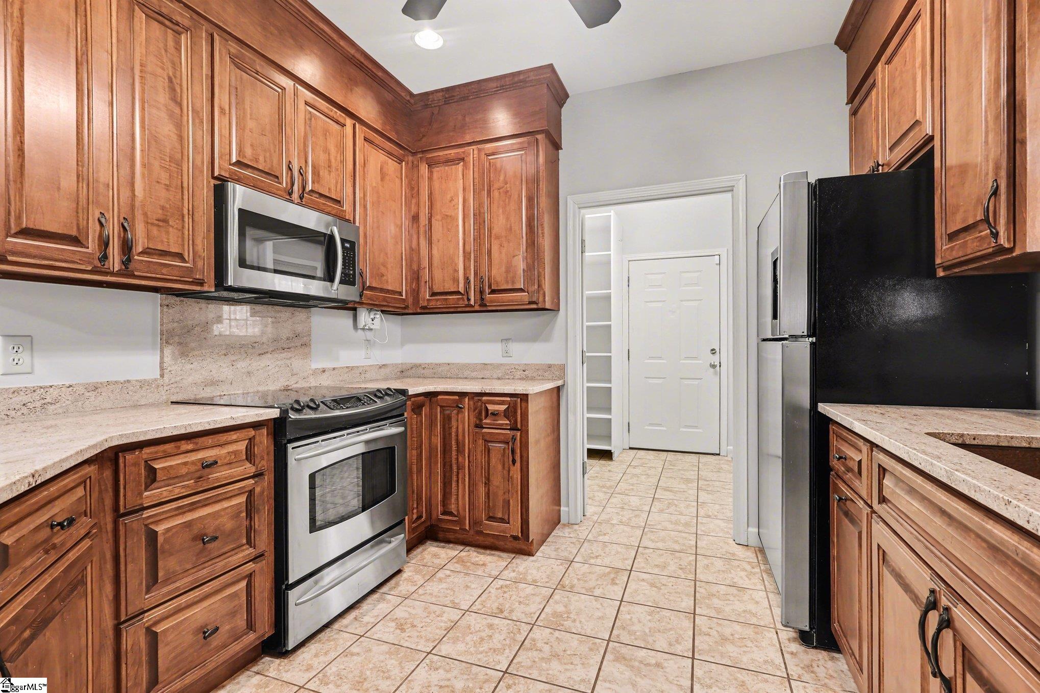 109 Oak Crest Circle Property Photo 17