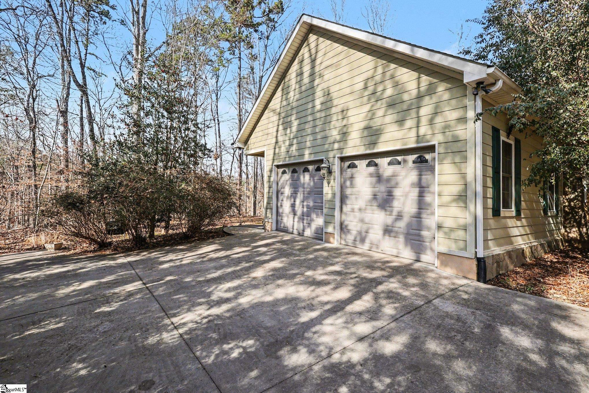 109 Oak Crest Circle Property Photo 29