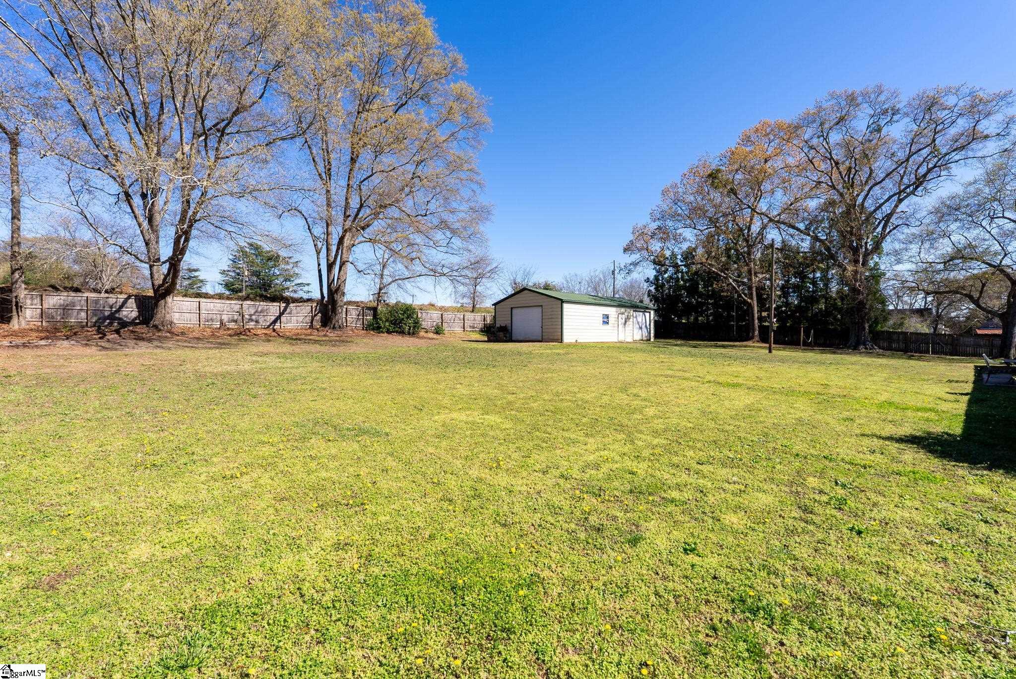 300 N Green Street Property Photo 6