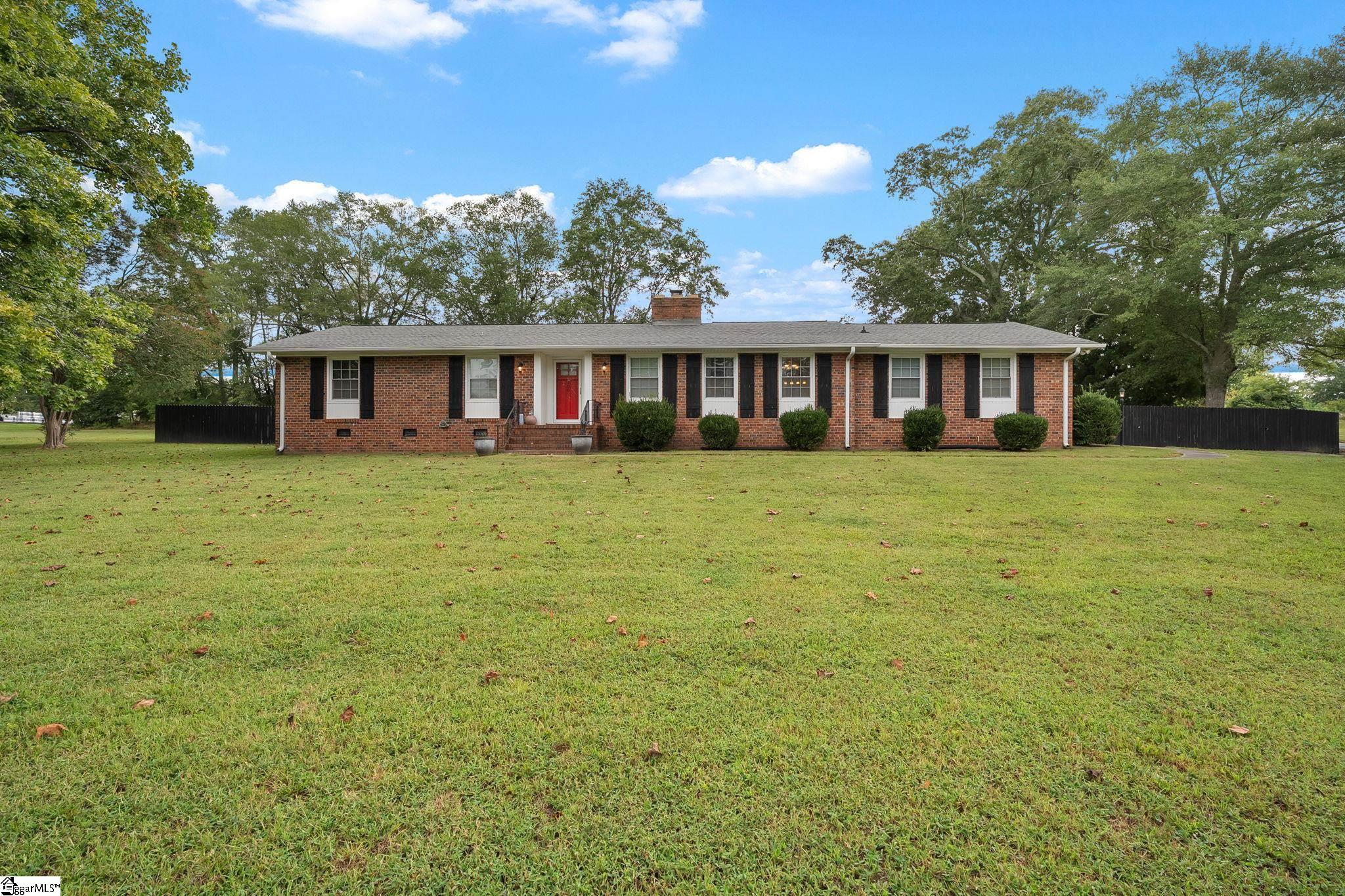 300 N Green Street Property Photo 6