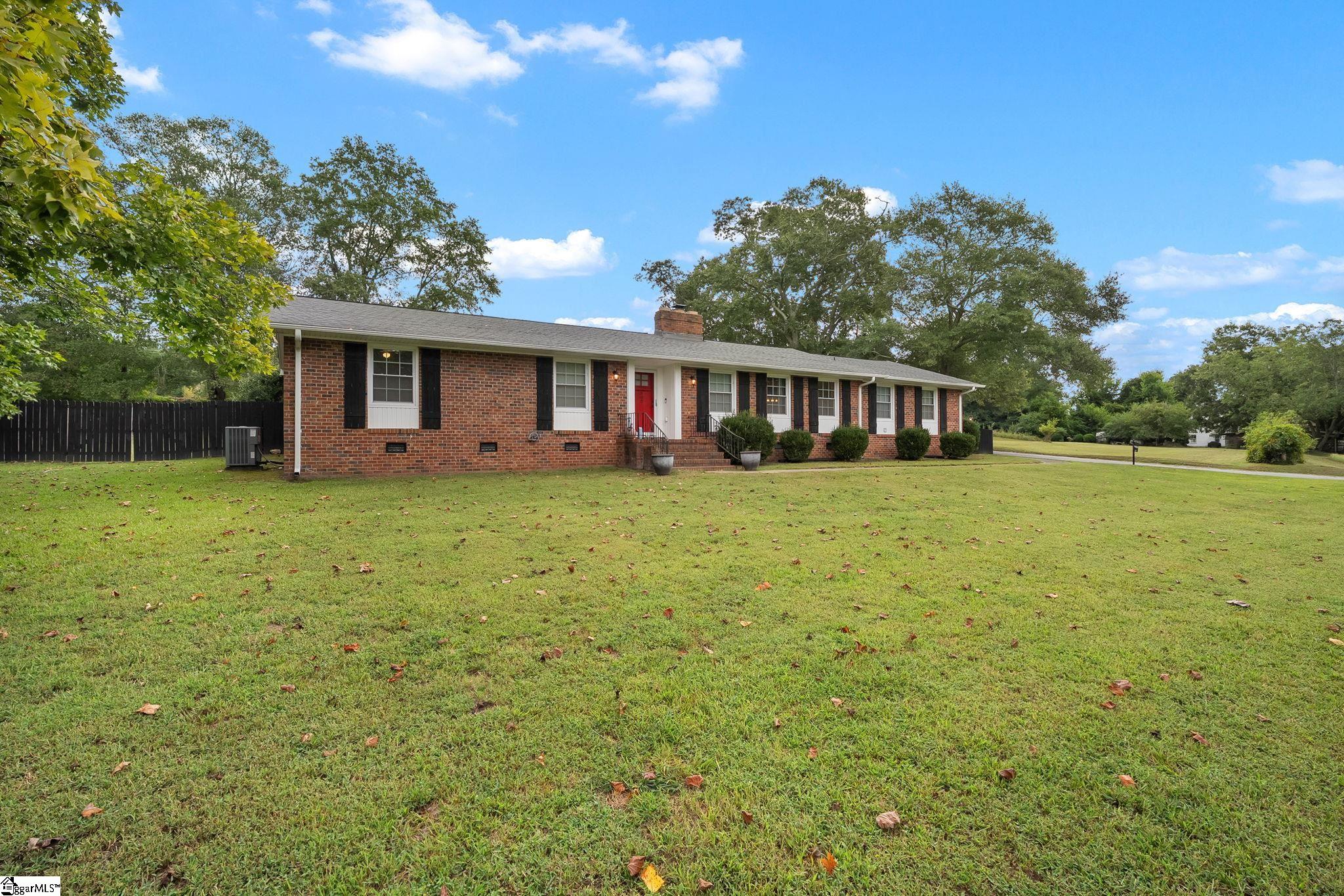 300 N Green Street Property Photo 7