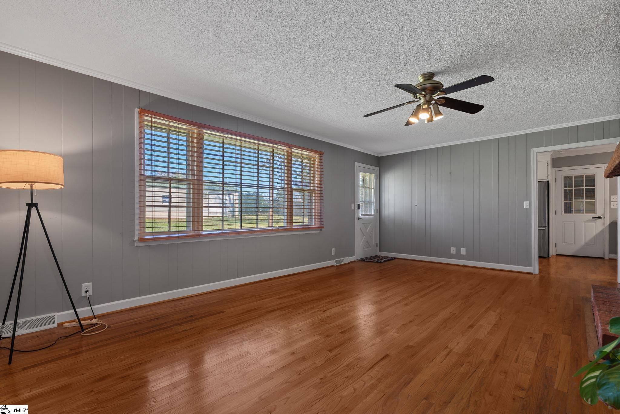 300 N Green Street Property Photo 15