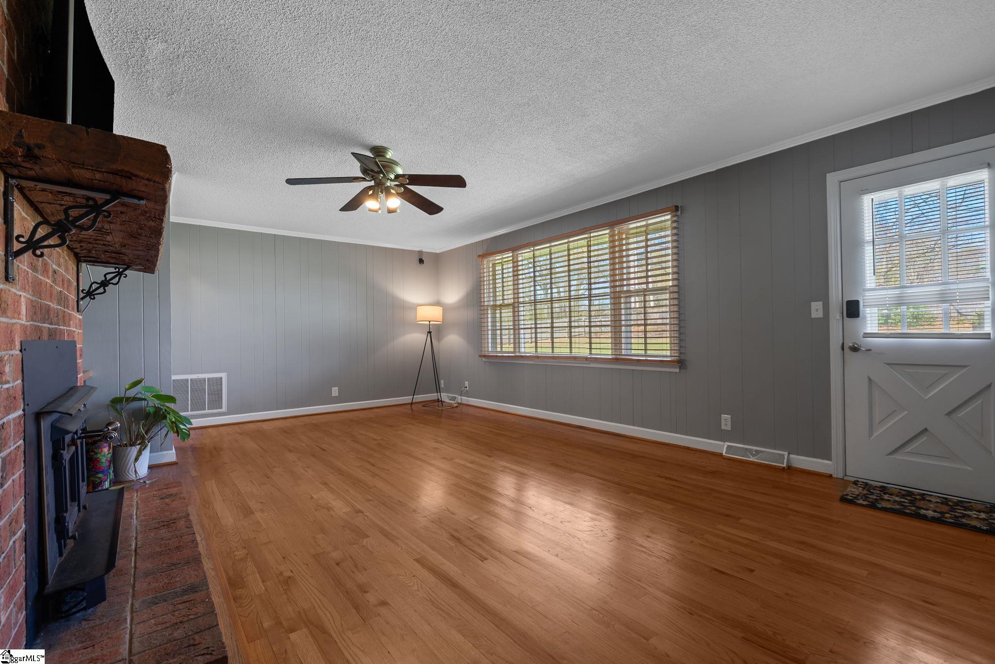 300 N Green Street Property Photo 17