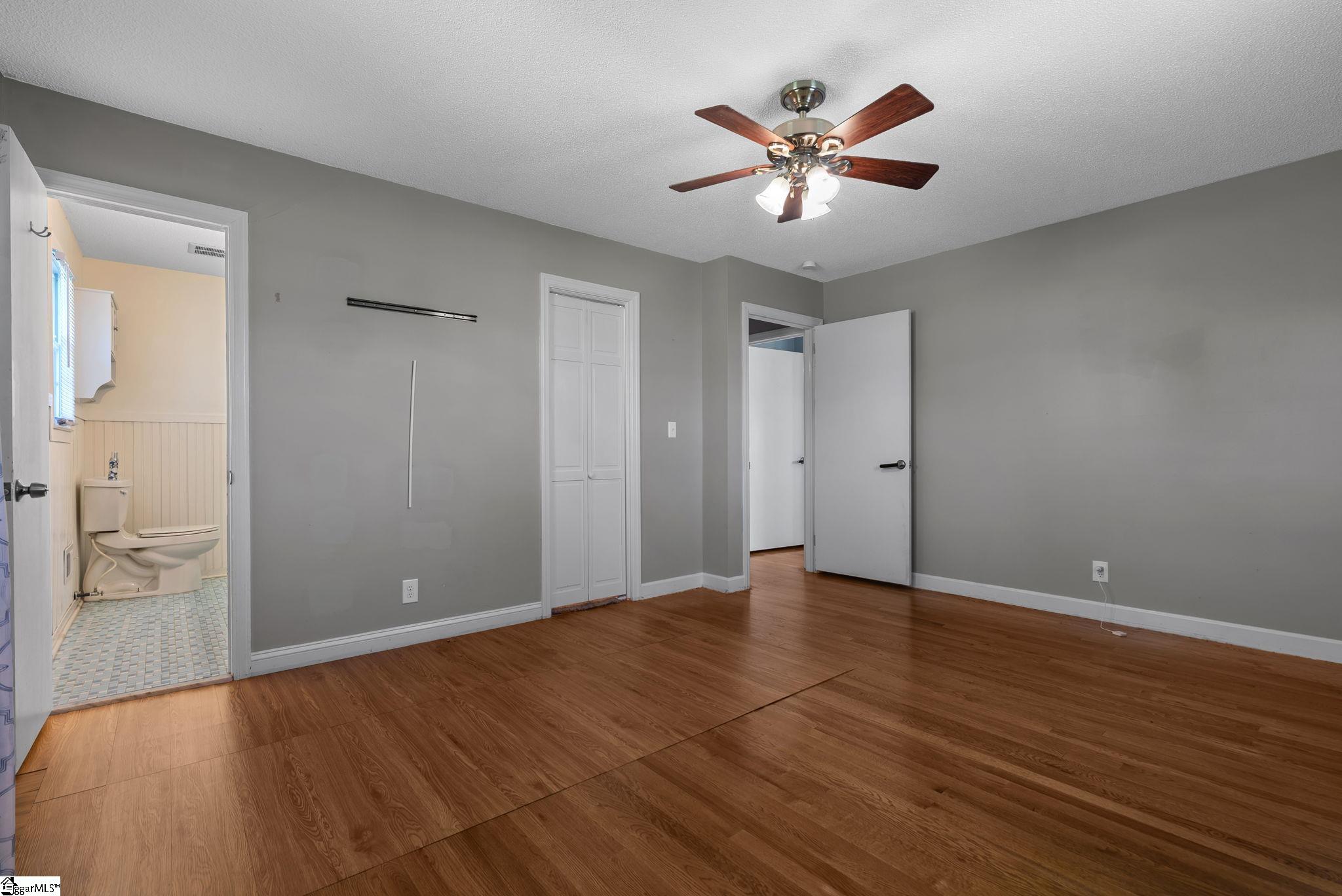 300 N Green Street Property Photo 27