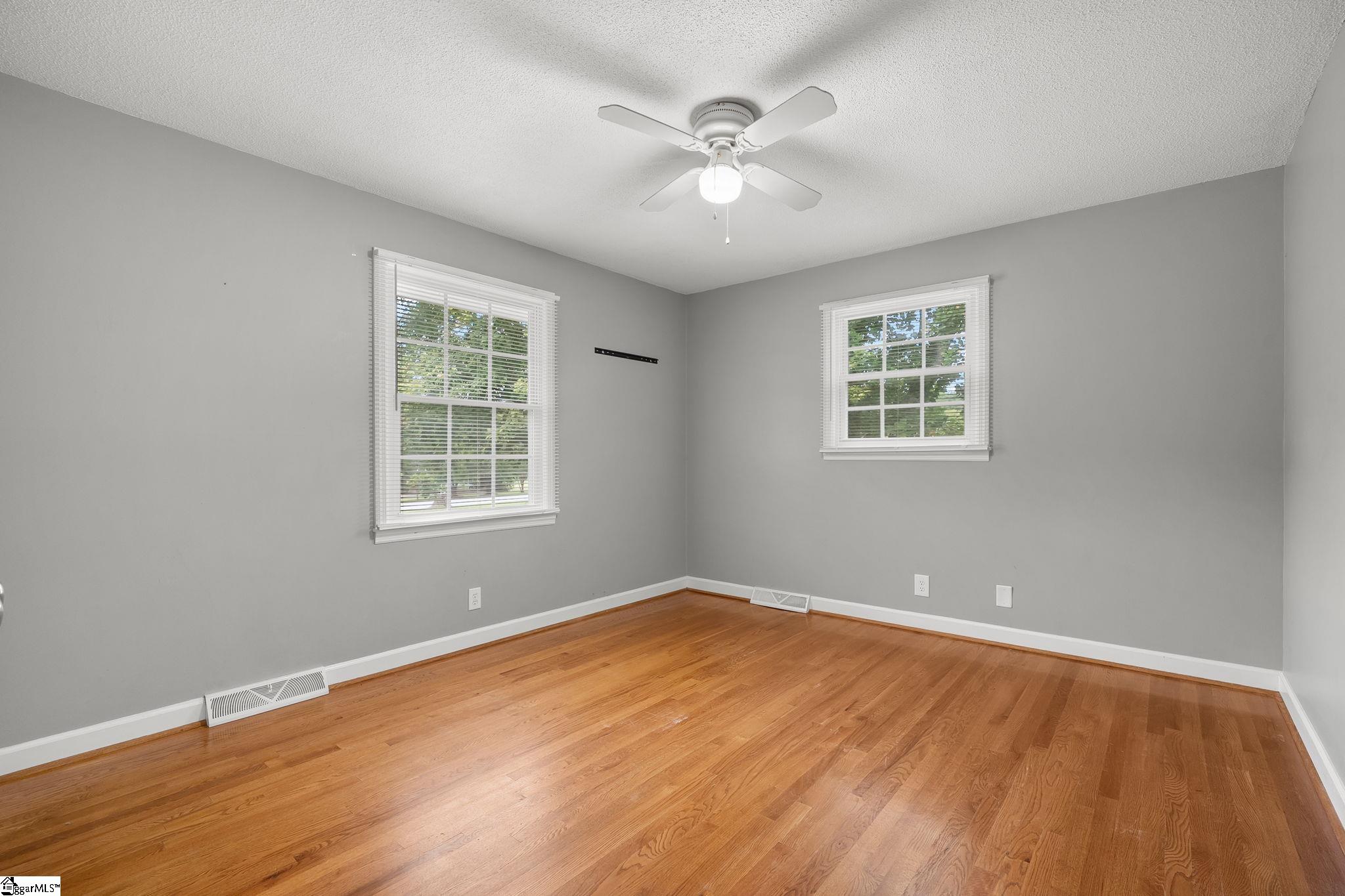 300 N Green Street Property Photo 32