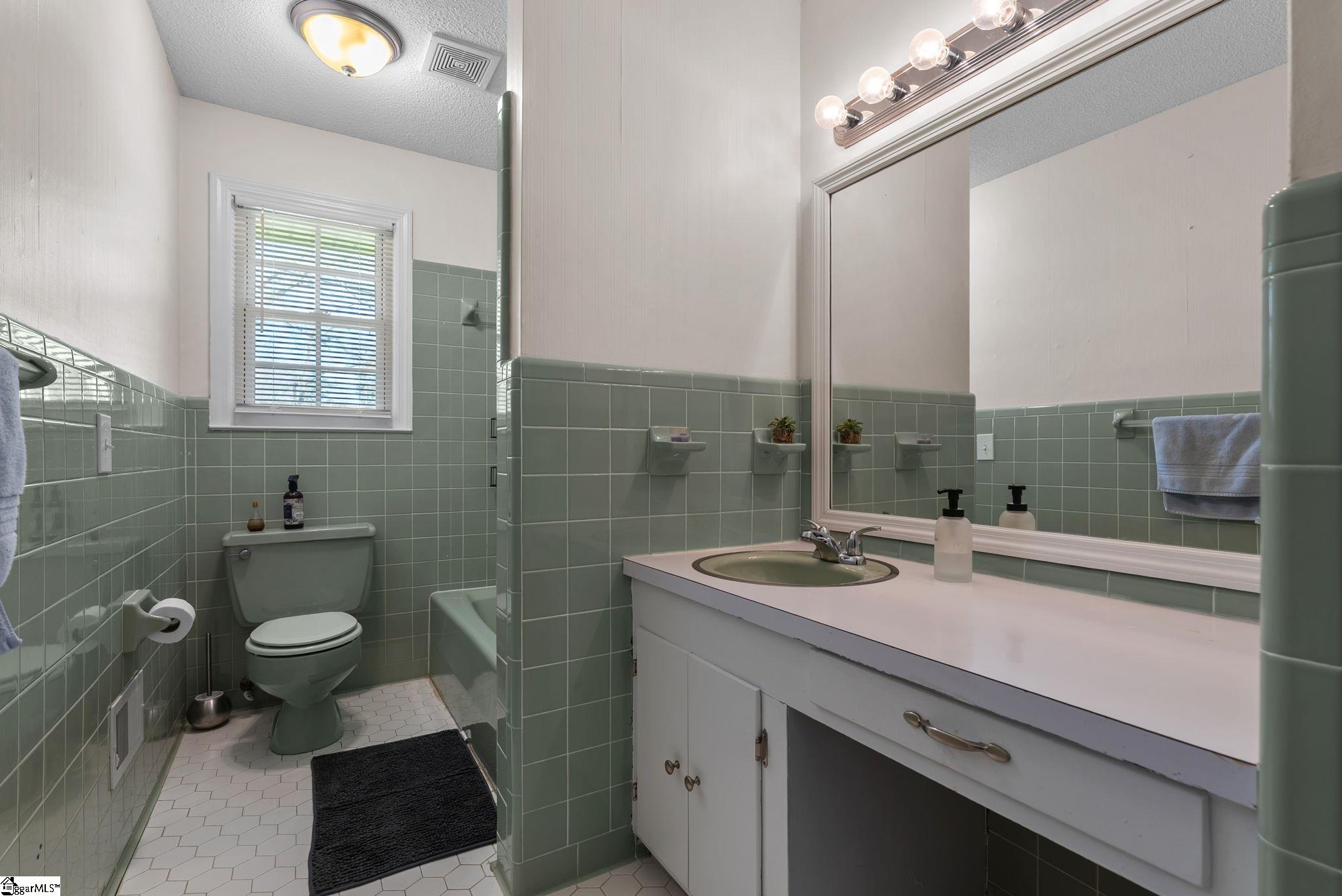 300 N Green Street Property Photo 34