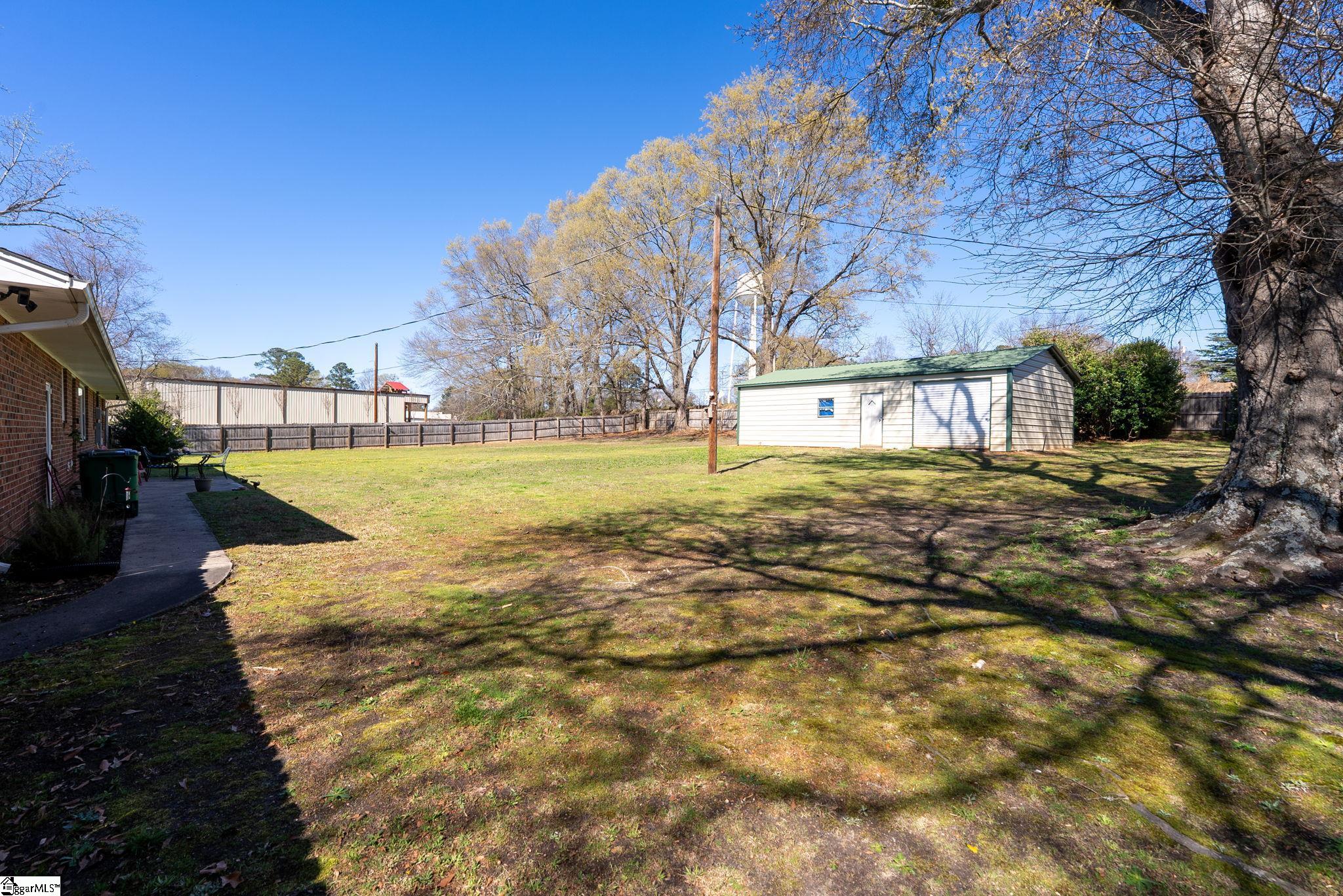 300 N Green Street Property Photo 37