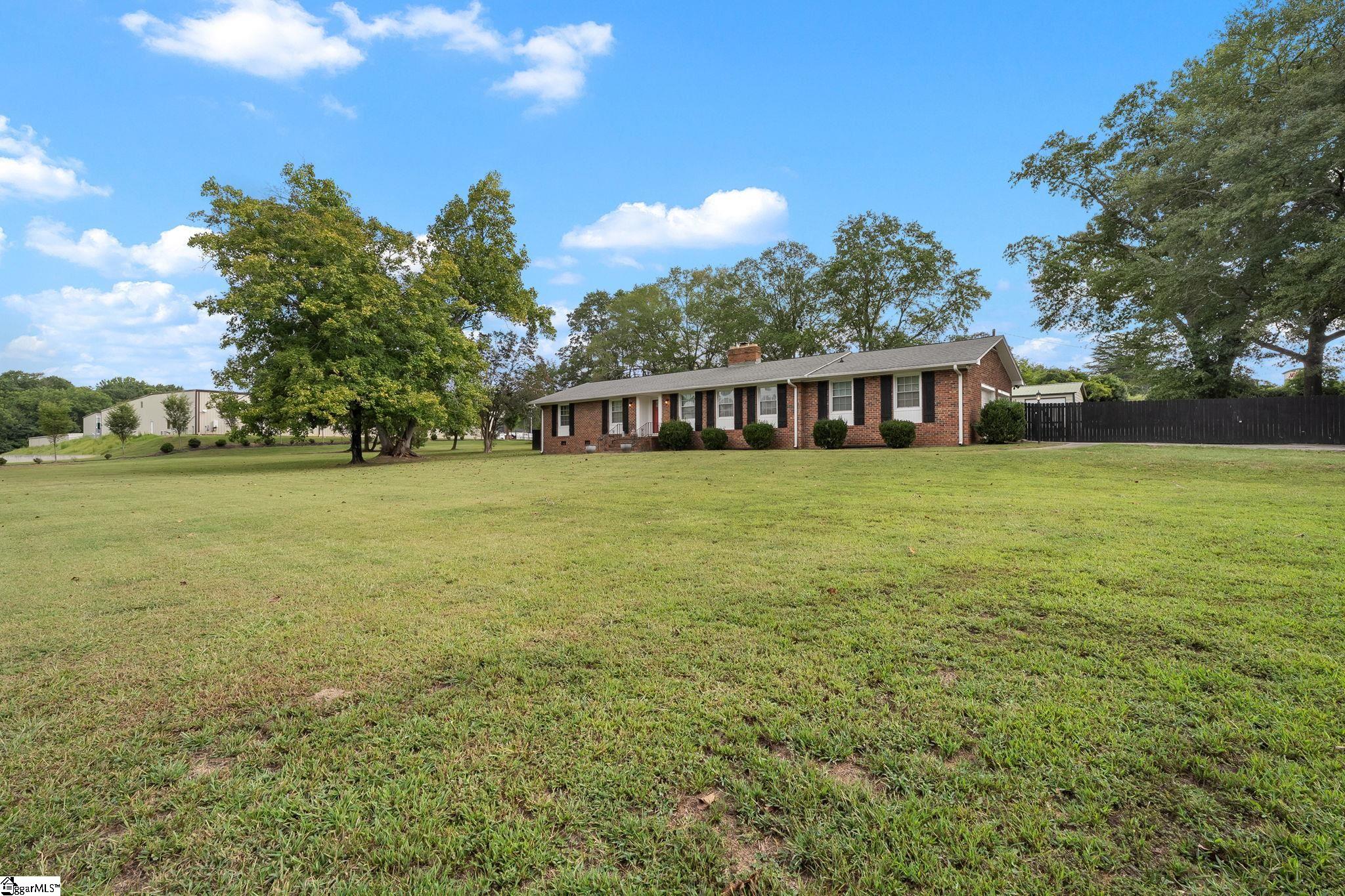 300 N Green Street Property Photo 1